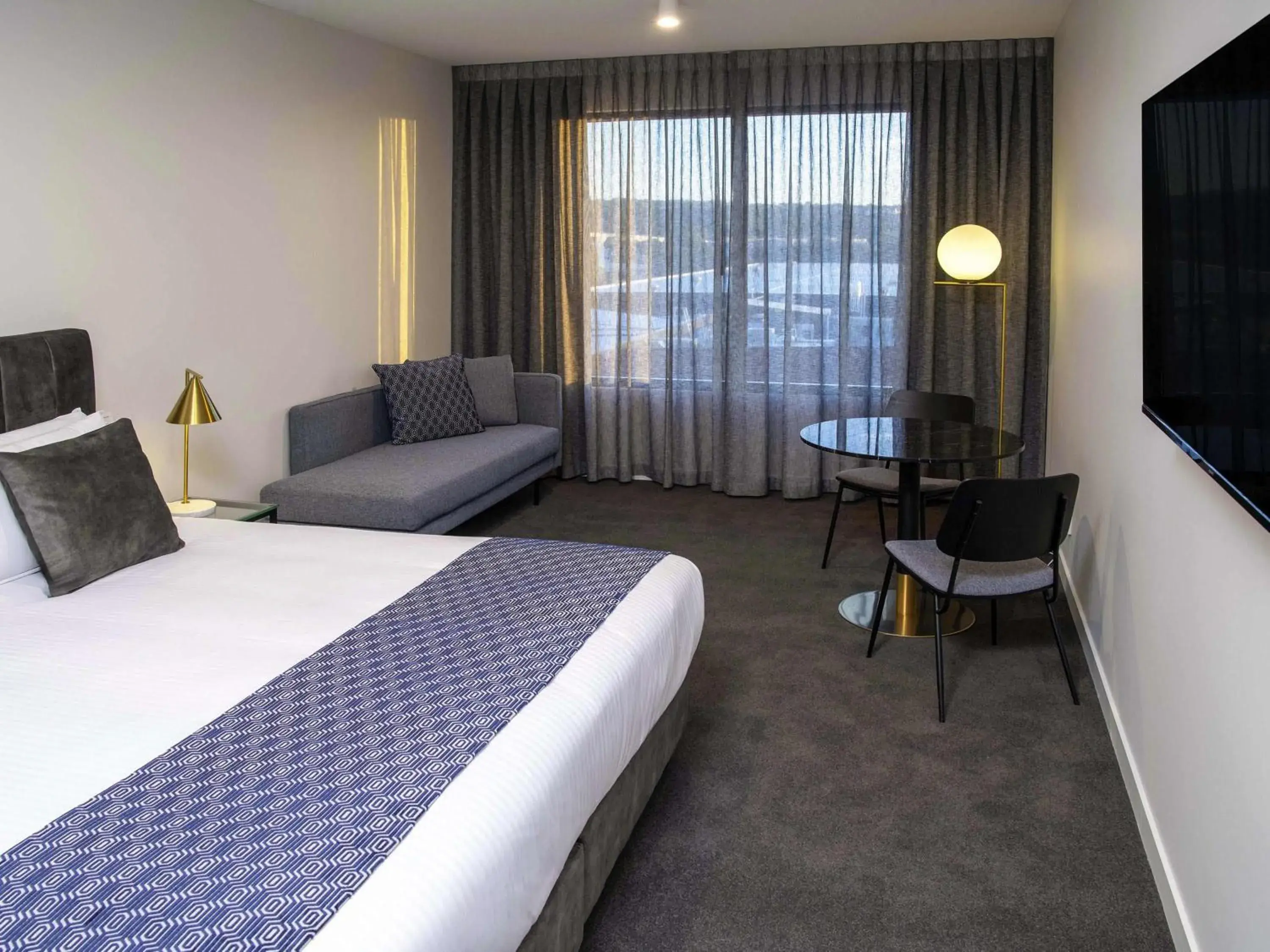 King Room with Balcony in Mantra Tonsley Adelaide King Room with Balcony in Mantra Tonsley Adelaide