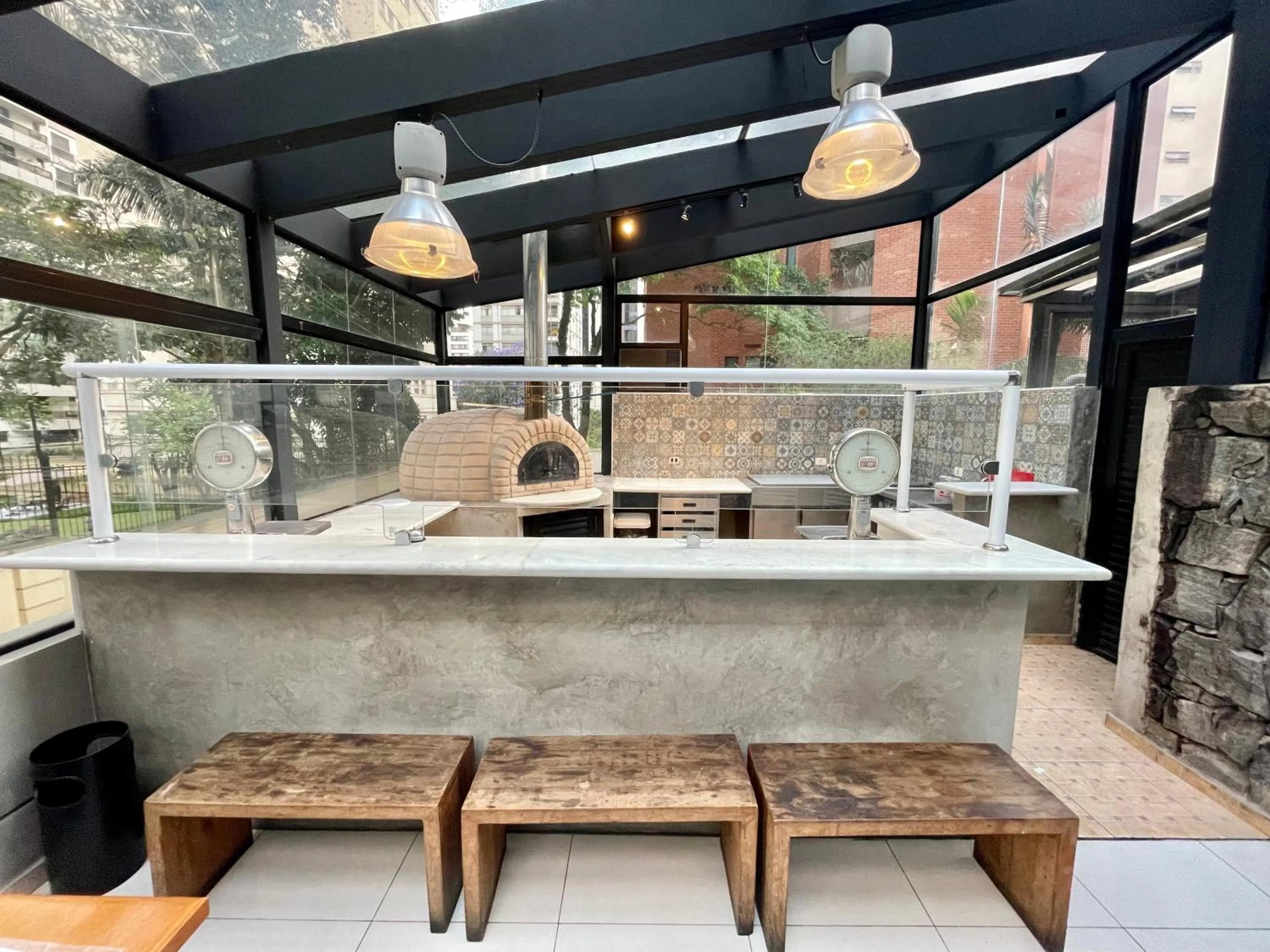 Restaurant/places to eat in Três de Julho Flats - Jardins II