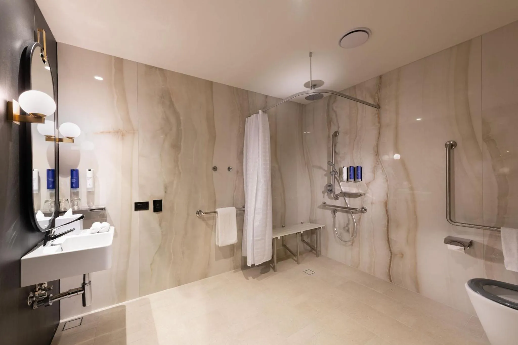 Shower in Dorsett Melbourne