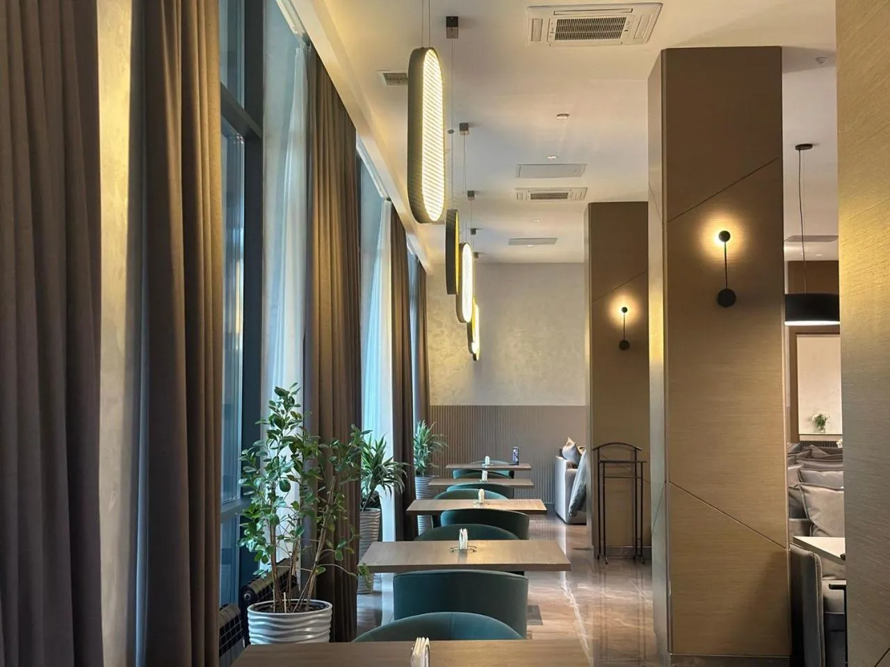 Restaurant/places to eat in Raavah Aparthotel