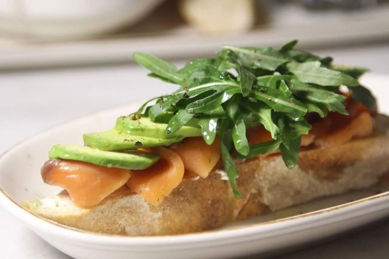 Restaurant/places to eat in Raavah Aparthotel