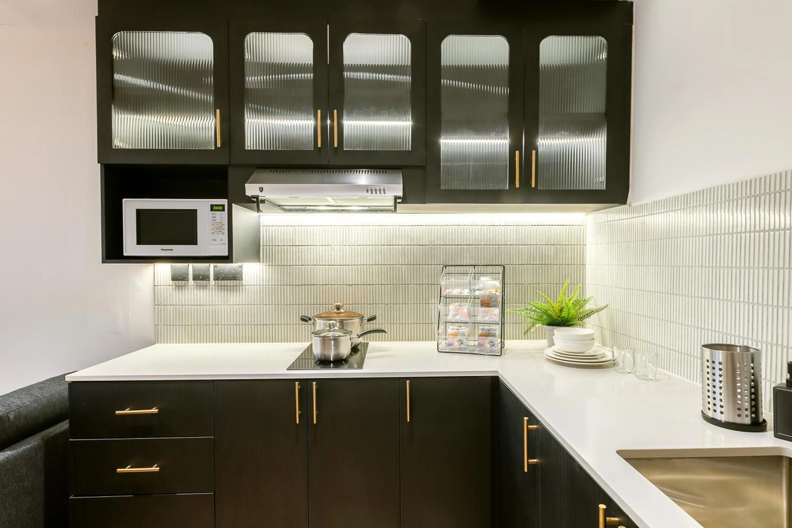 Communal kitchen in Owen House by Habyt