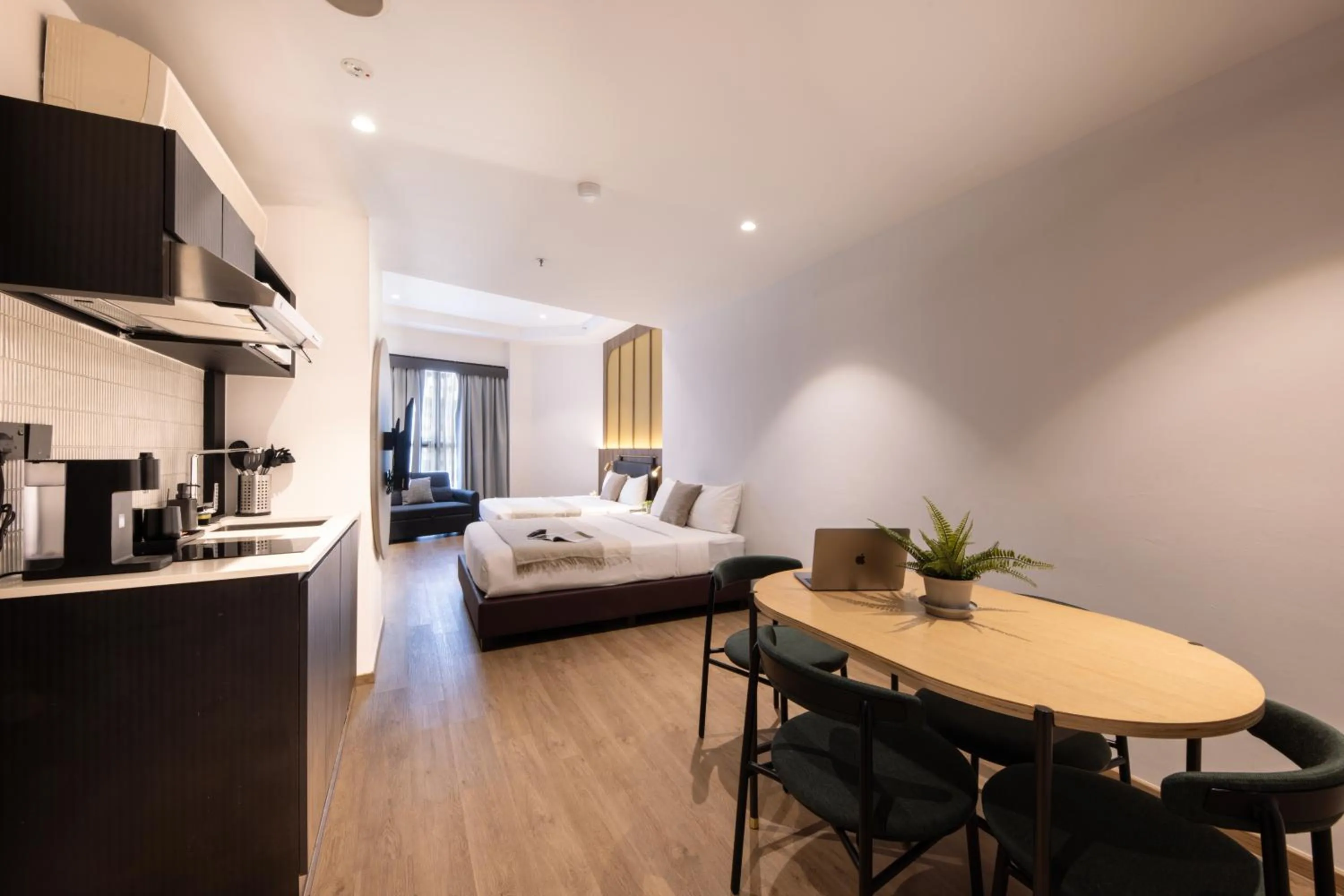 Kitchen or kitchenette, Bed in Owen House by Habyt