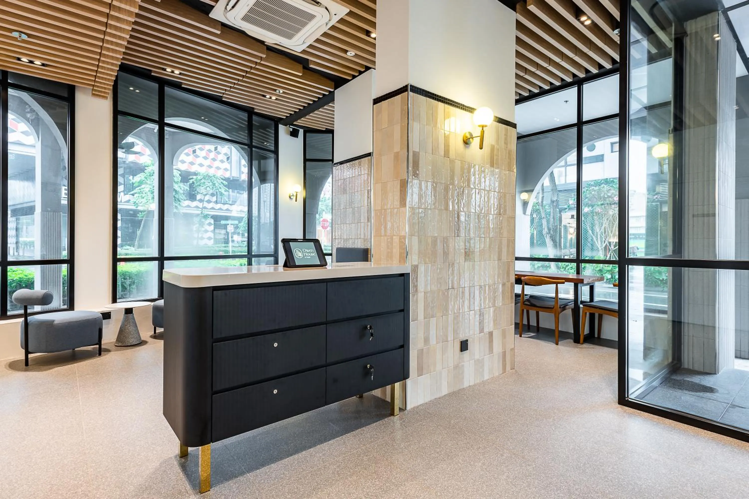 Lobby or reception in Owen House by Habyt