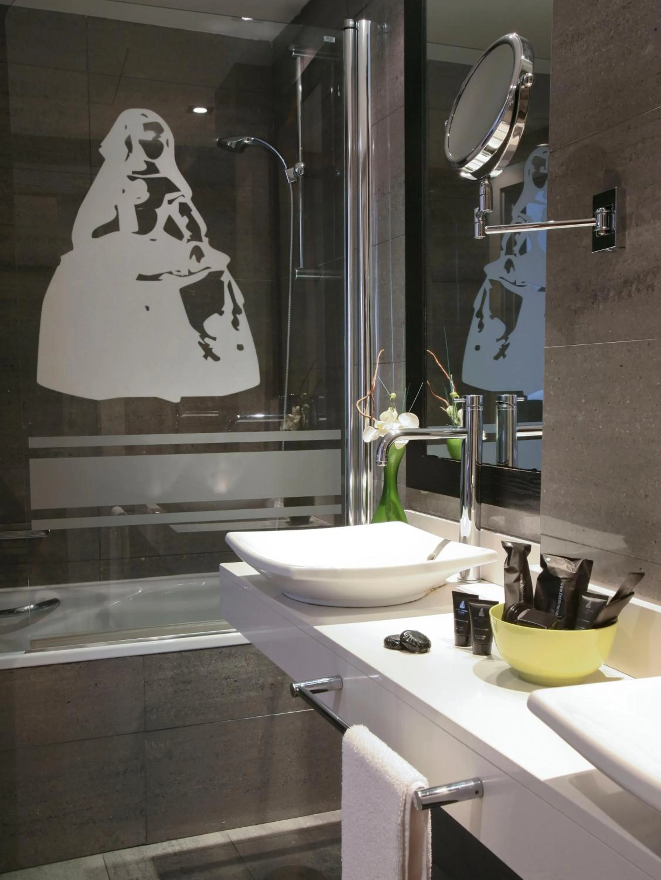 Toilet in Hotel Meninas - Boutique Opera