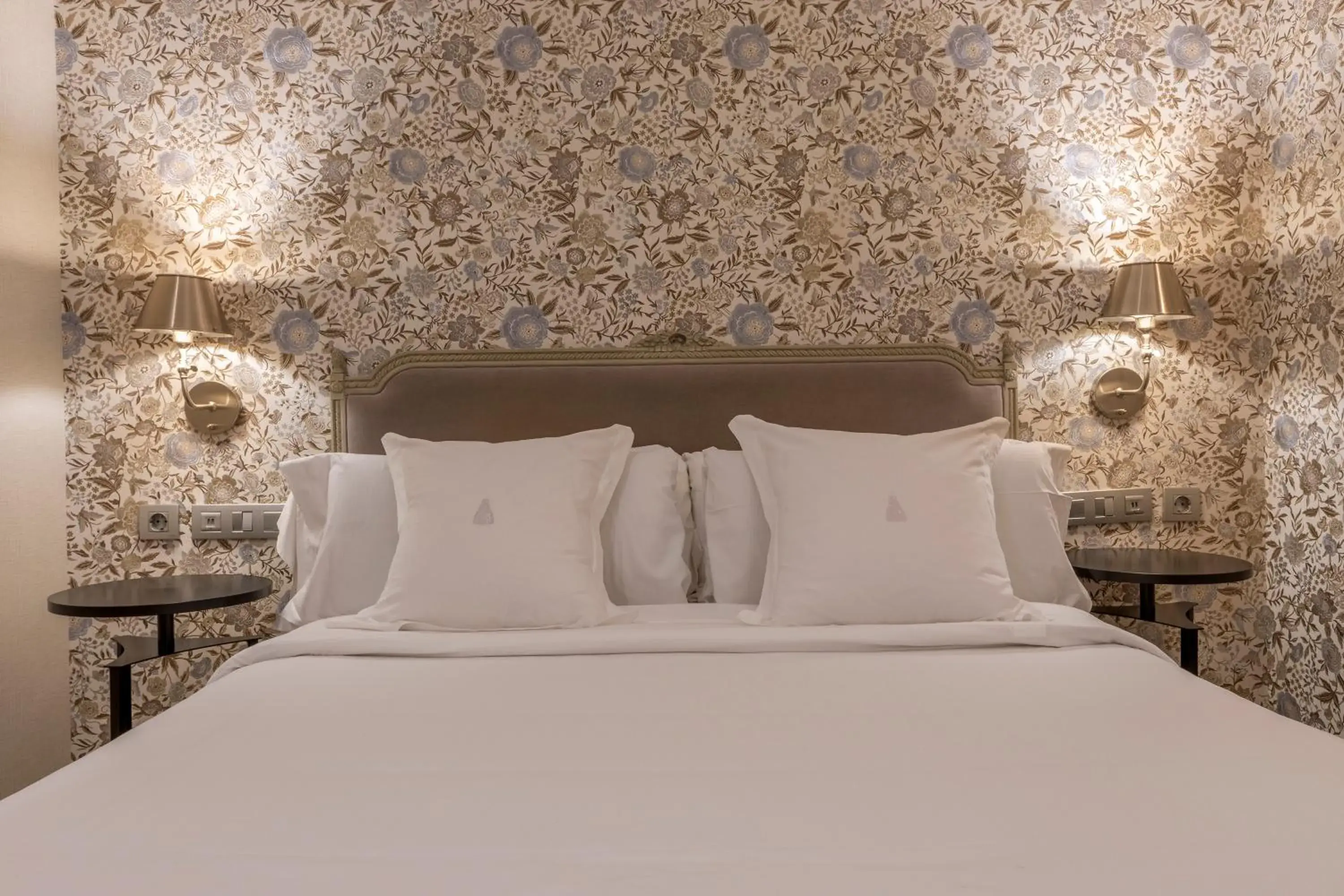 Double or Twin Room with Extra Bed (2 Adults + 1 Child) in Hotel Meninas - Boutique Opera Double or Twin Room with Extra Bed (2 Adults + 1 Child) in Hotel Meninas - Boutique Opera