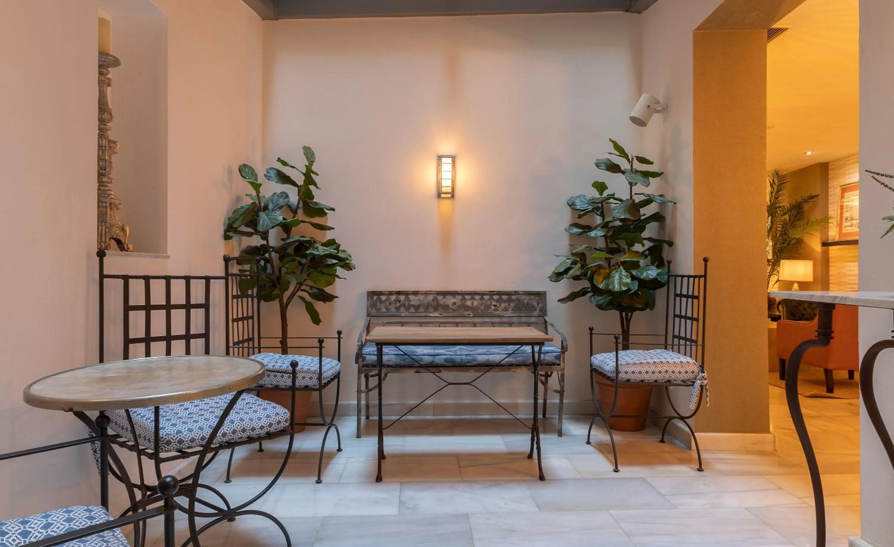 Lobby or reception in Hotel Meninas - Boutique Opera