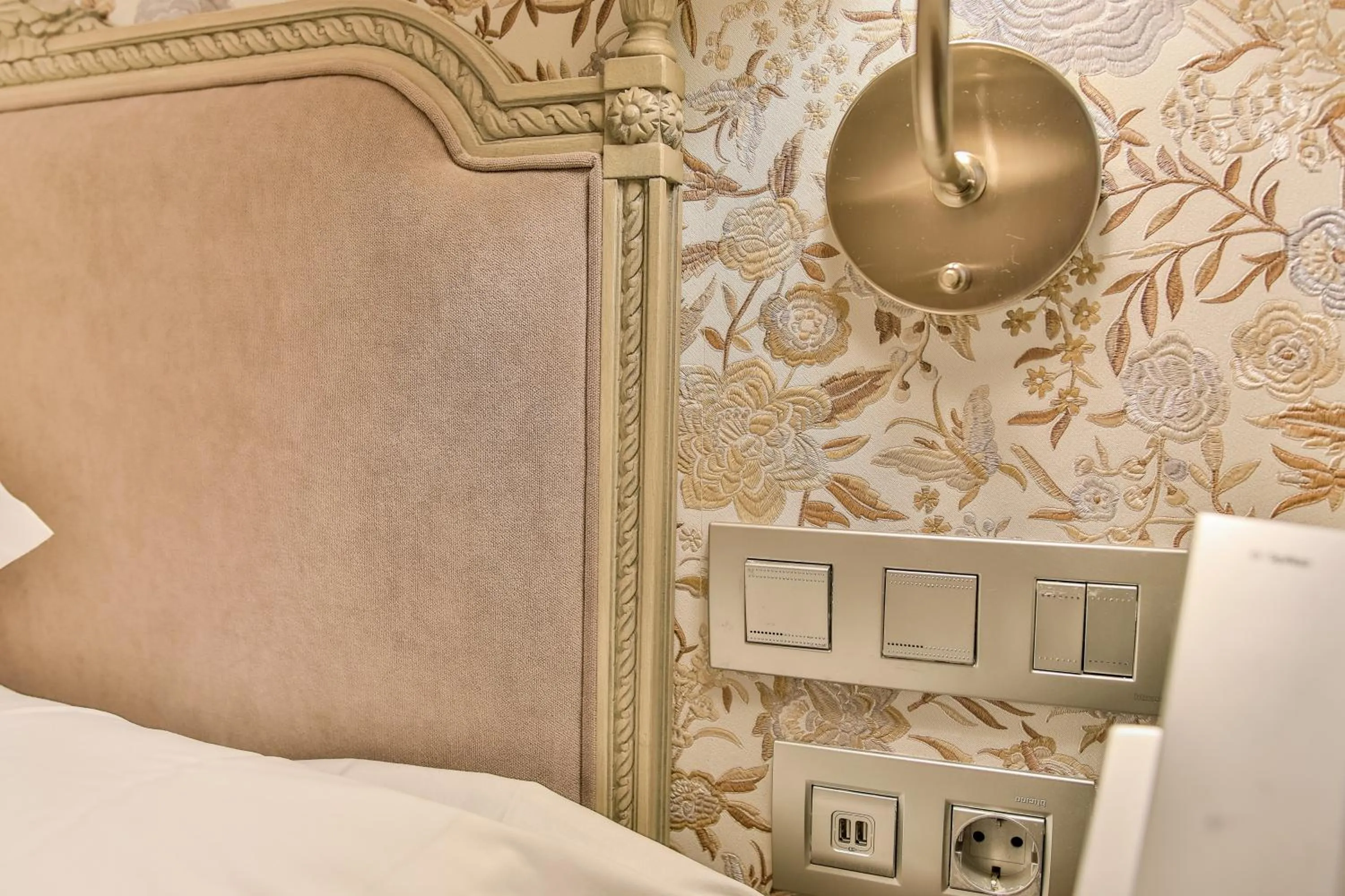 Decorative detail, Bed in Hotel Meninas - Boutique Opera