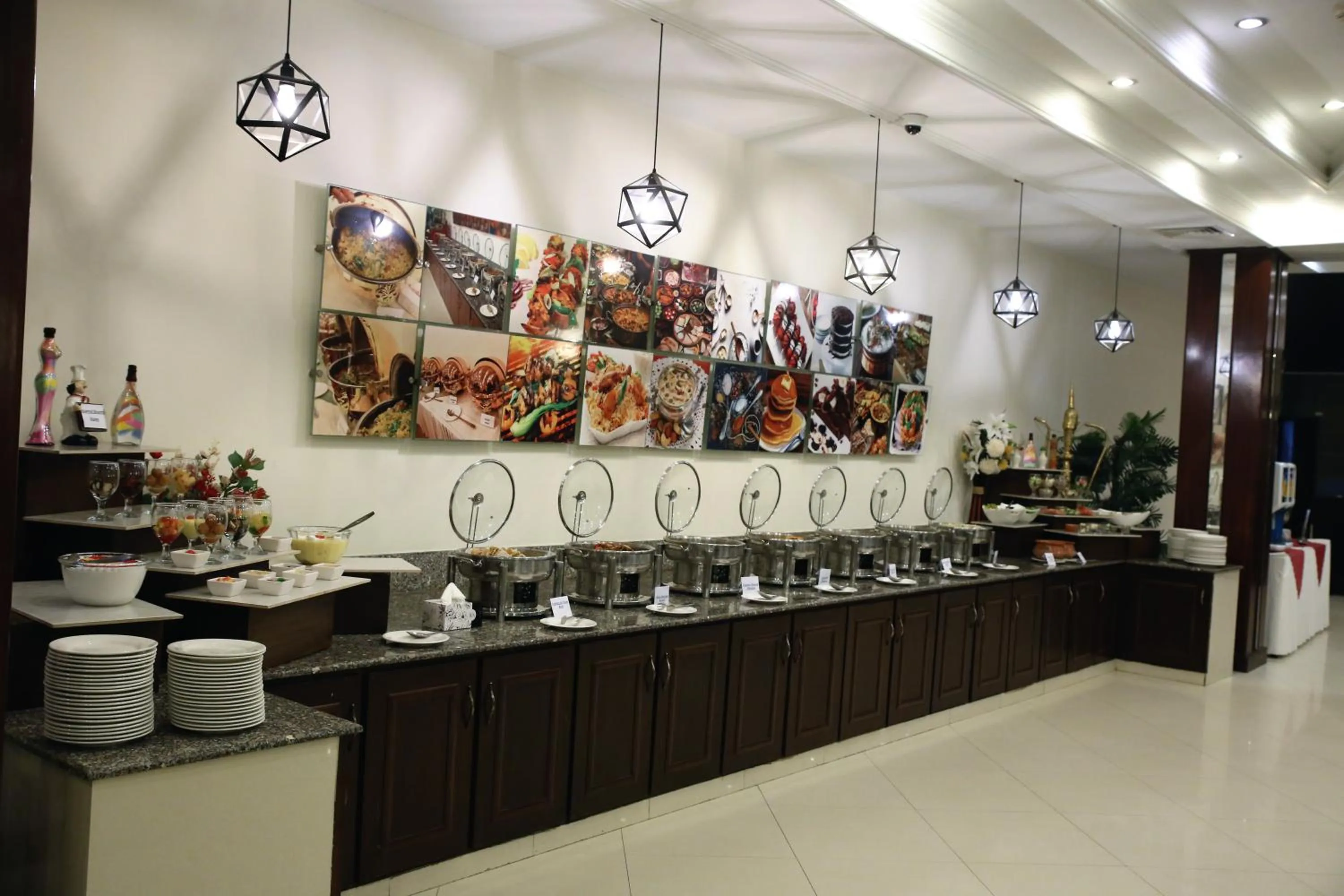 Restaurant/places to eat in Hotel Hillview Islamabad