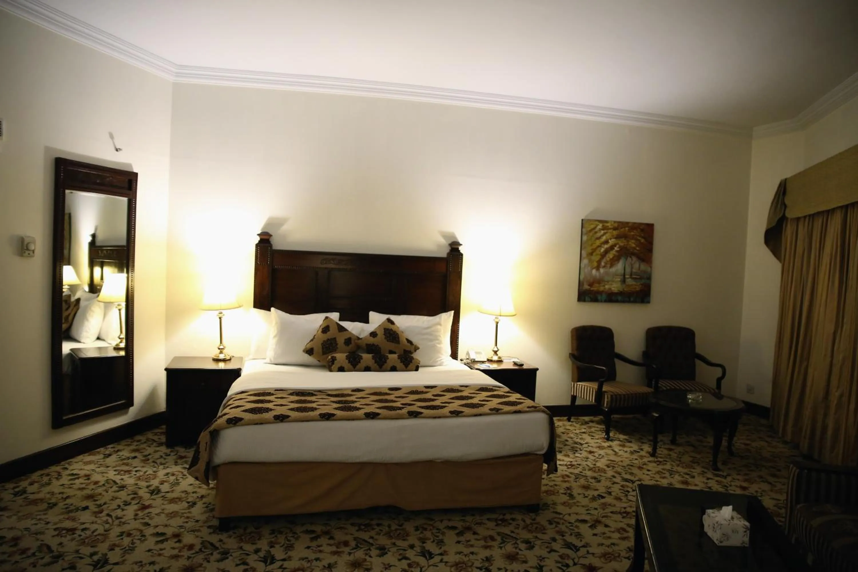 Bedroom, Bed in Hotel Hillview Islamabad
