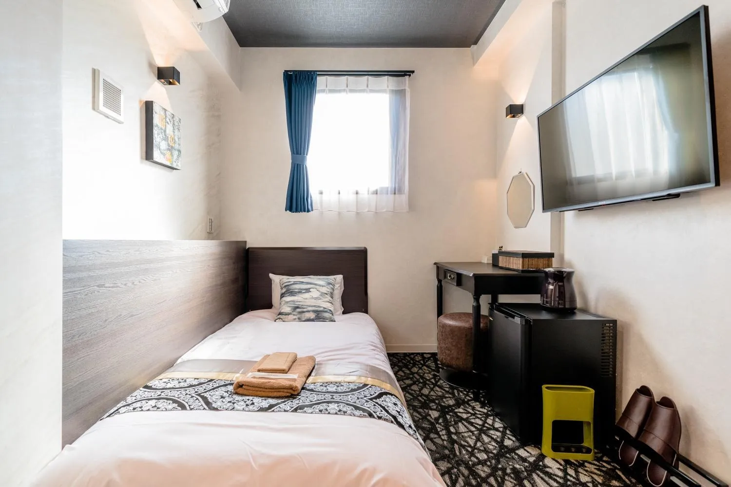 Photo of the whole room, Bed in UCHI Asakusabashi