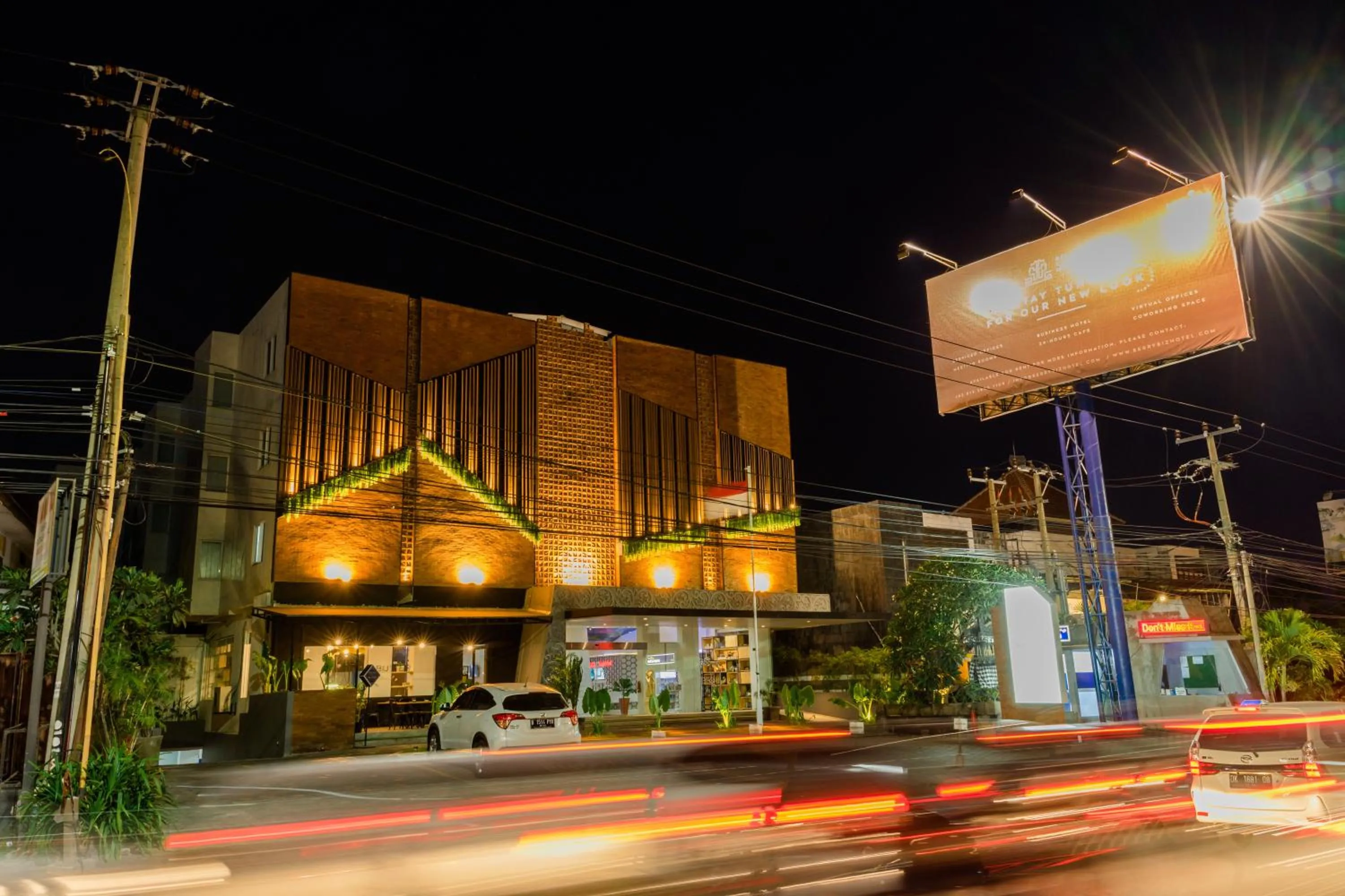 Berry Biz Hotel Sunset Road