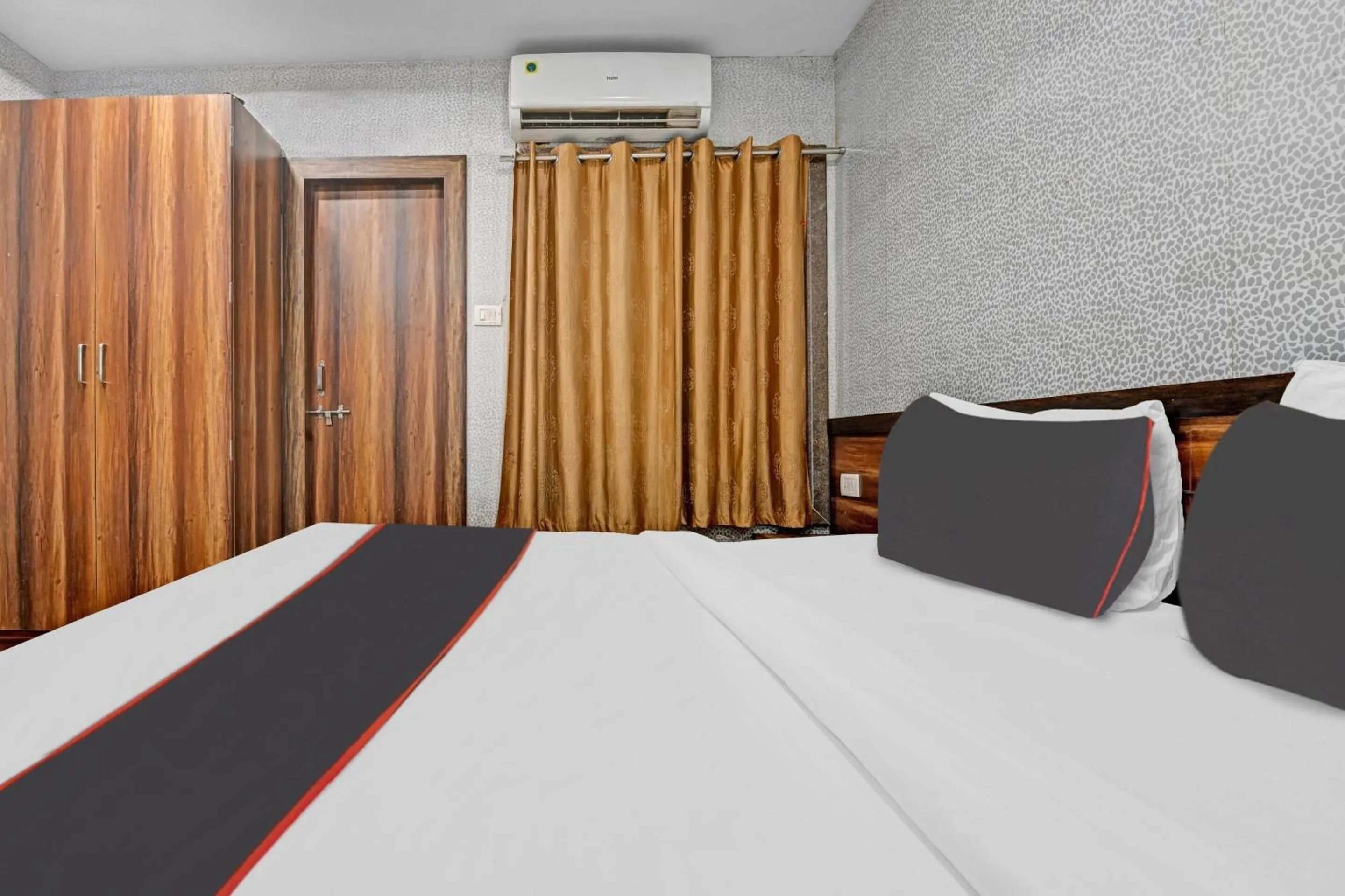 Bedroom, Bed in Collection O Mohan Paradise