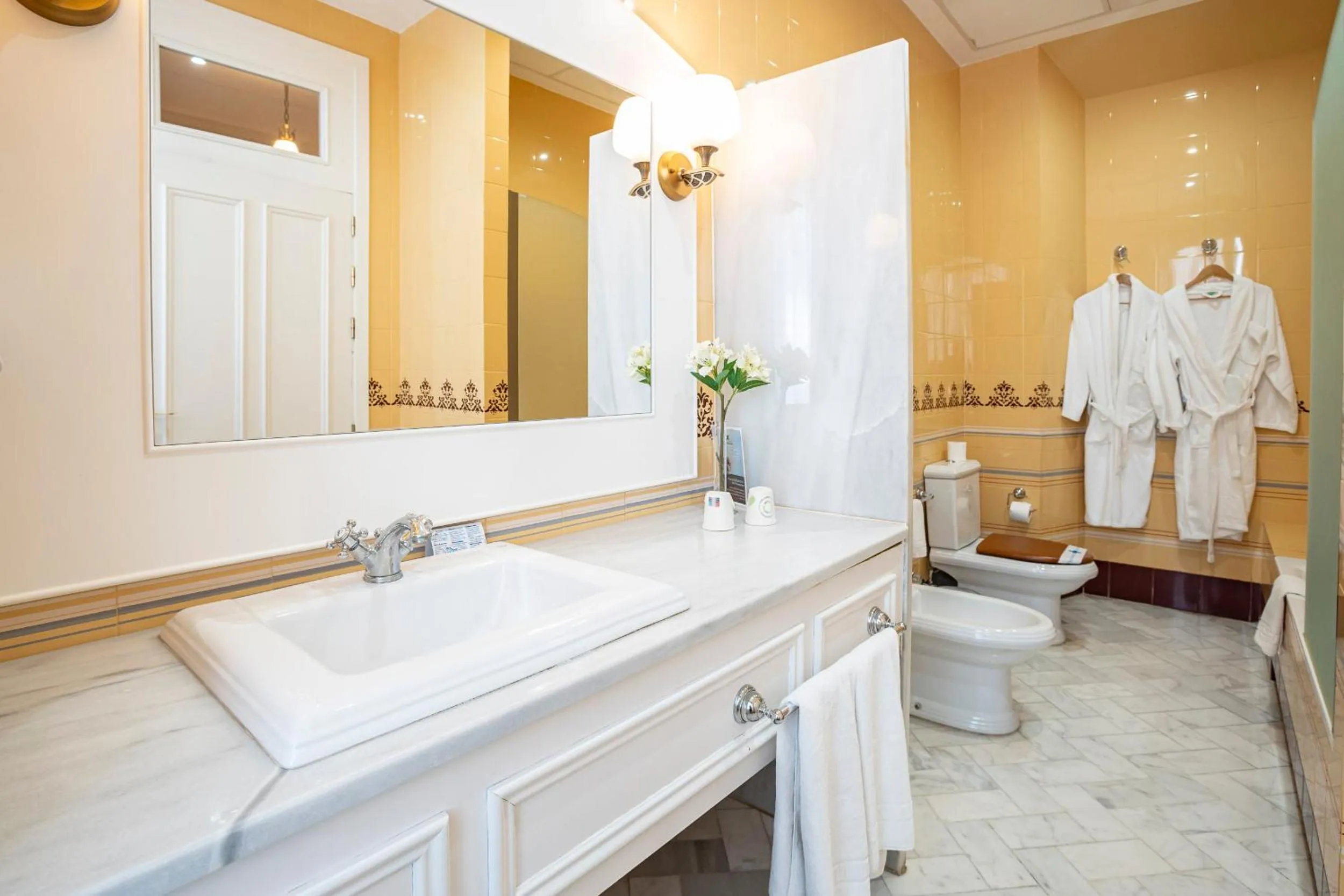 Toilet in Hotel Mirador de Llerena