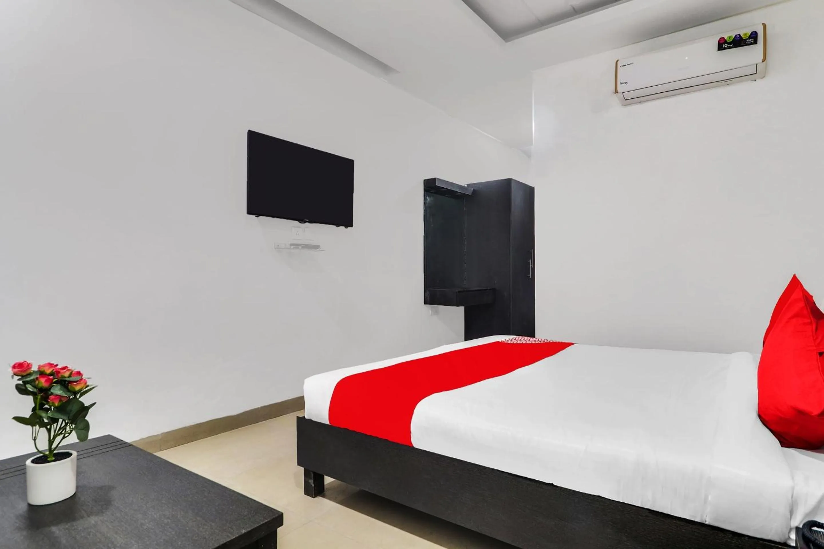 Bedroom, Bed in Hotel O Qualia Hotel Dilsukhnagar Near Dilsukhnagar Metro Station