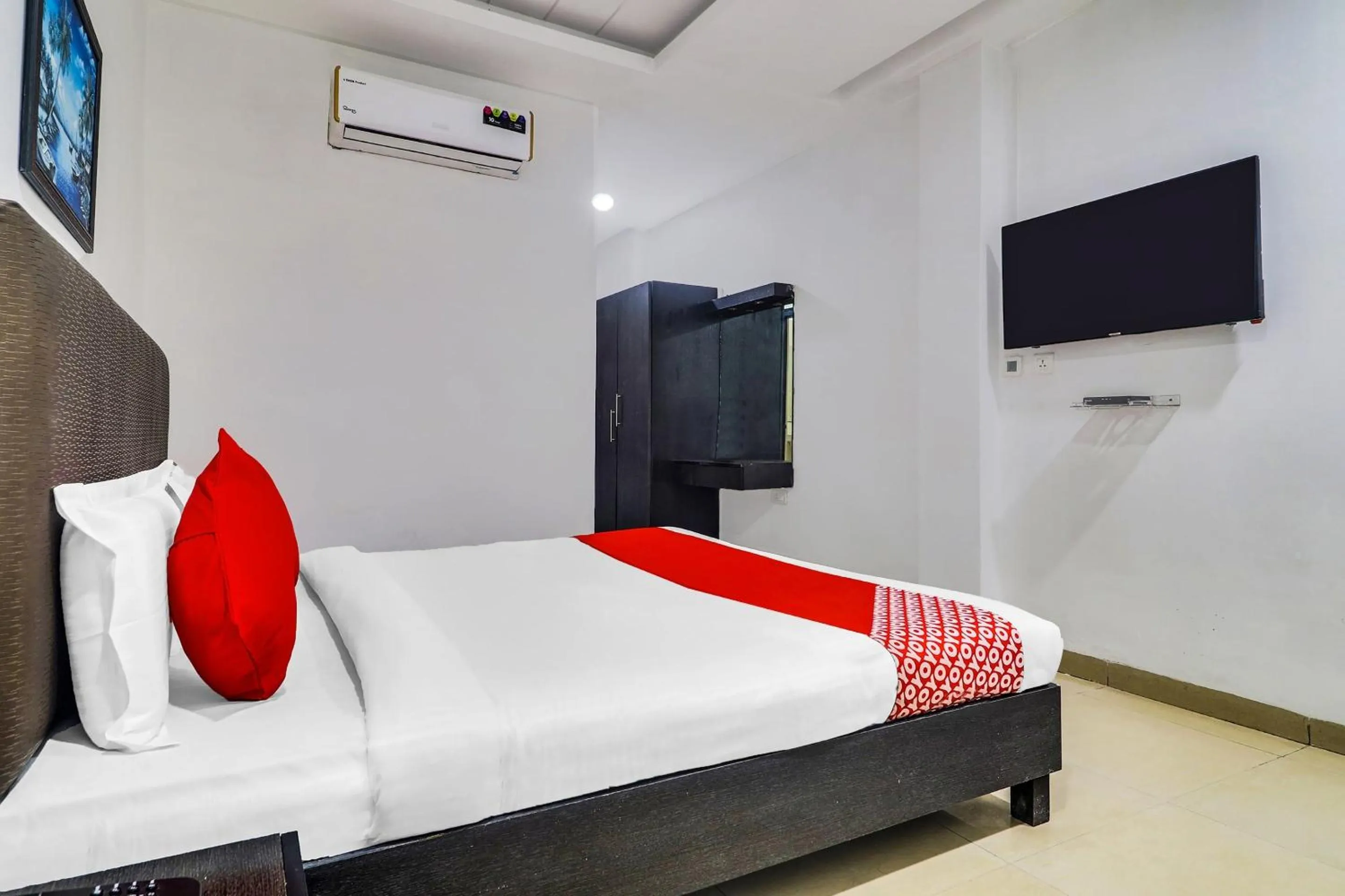 Bedroom, Bed in Hotel O Qualia Hotel Dilsukhnagar Near Dilsukhnagar Metro Station