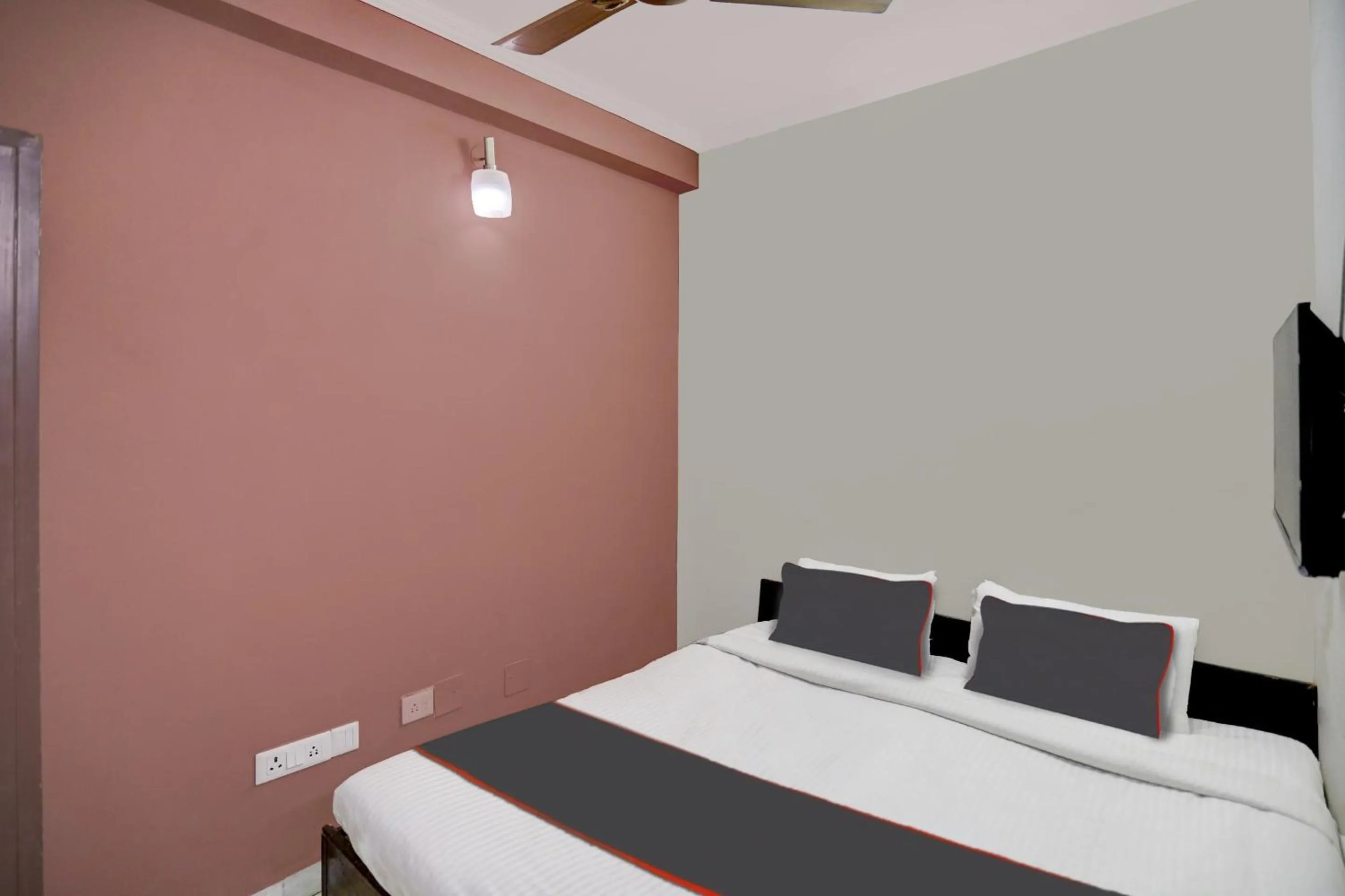 Bedroom, Bed in Hotel O Uk House Residency