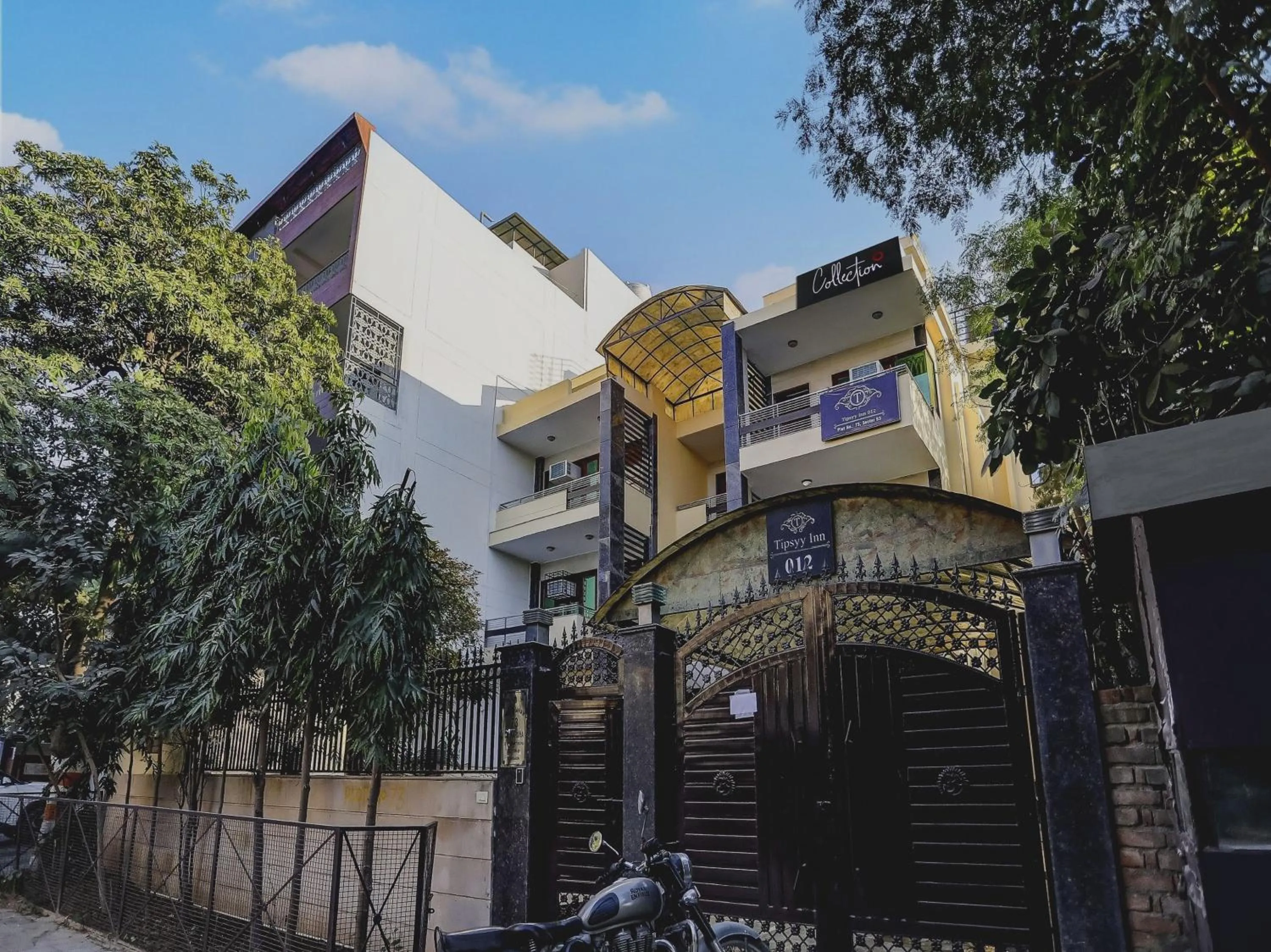 Facade/entrance in Hotel O Uk House Residency