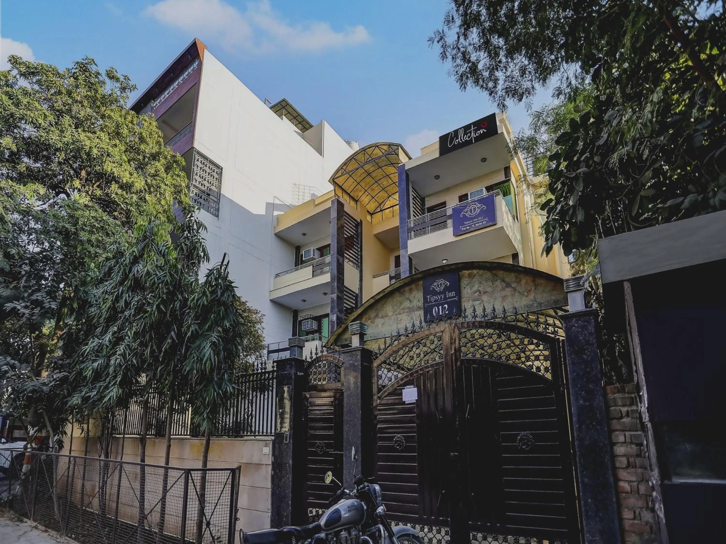 Facade/entrance in Hotel O Uk House Residency