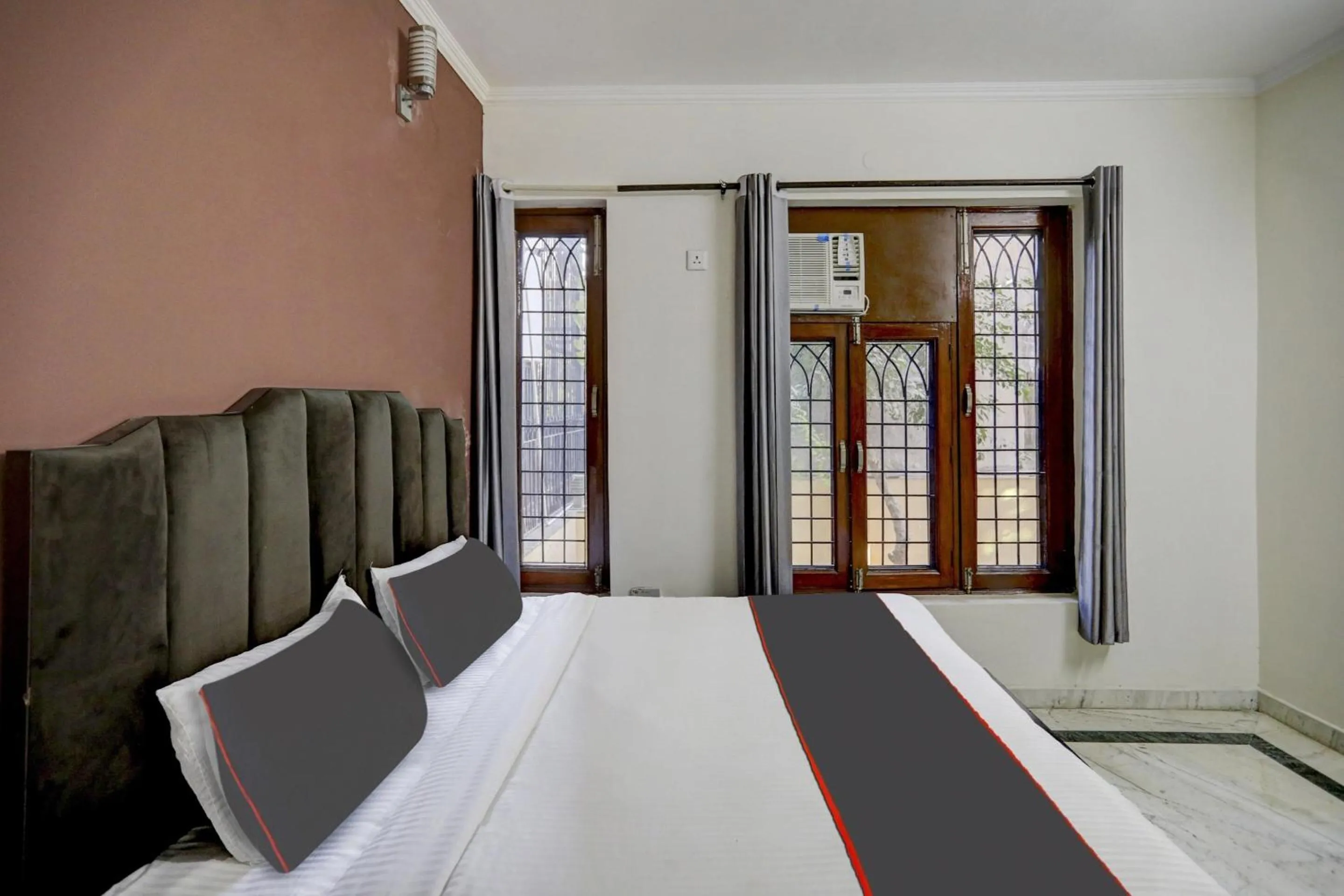 Bedroom, Bed in Hotel O Uk House Residency