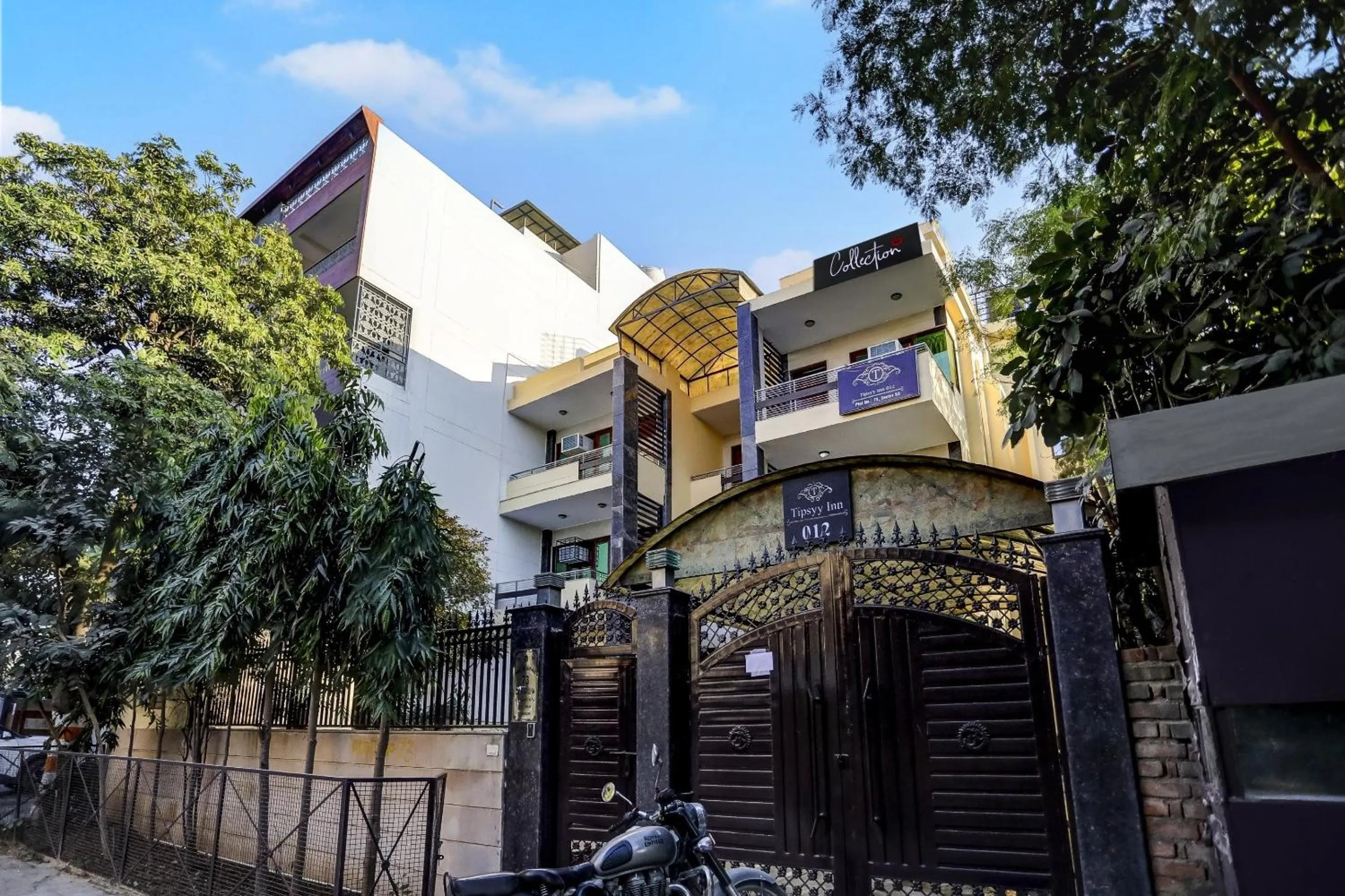 Facade/entrance in Hotel O Uk House Residency