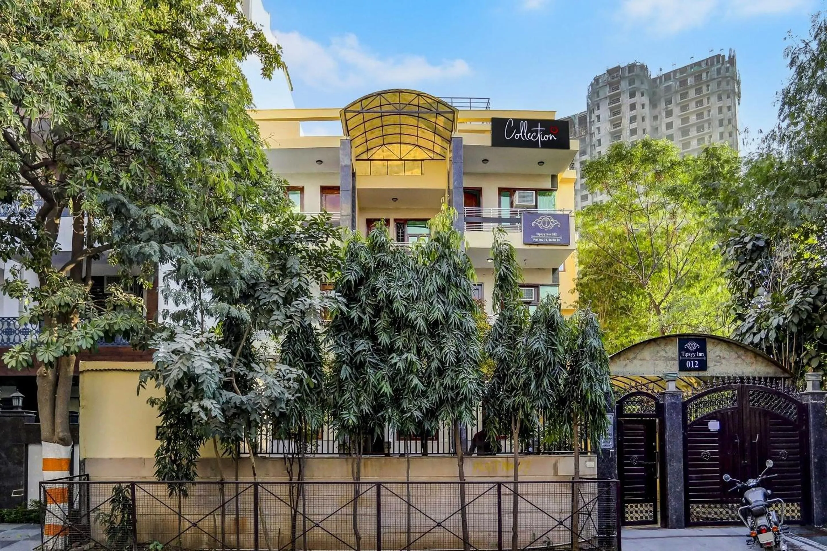 Facade/entrance in Hotel O Uk House Residency