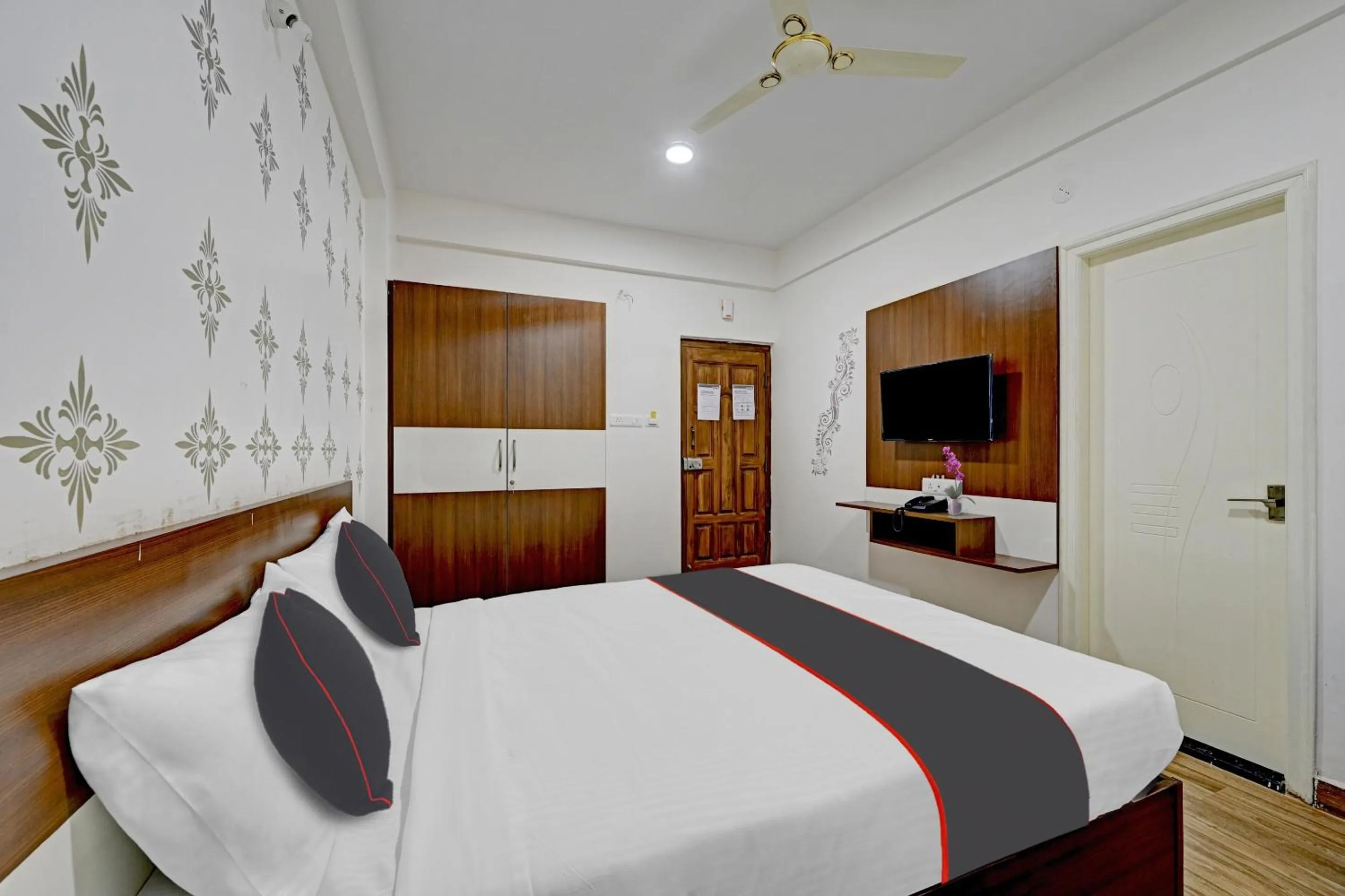 Bedroom, Bed in Super Capital O Prince Venue