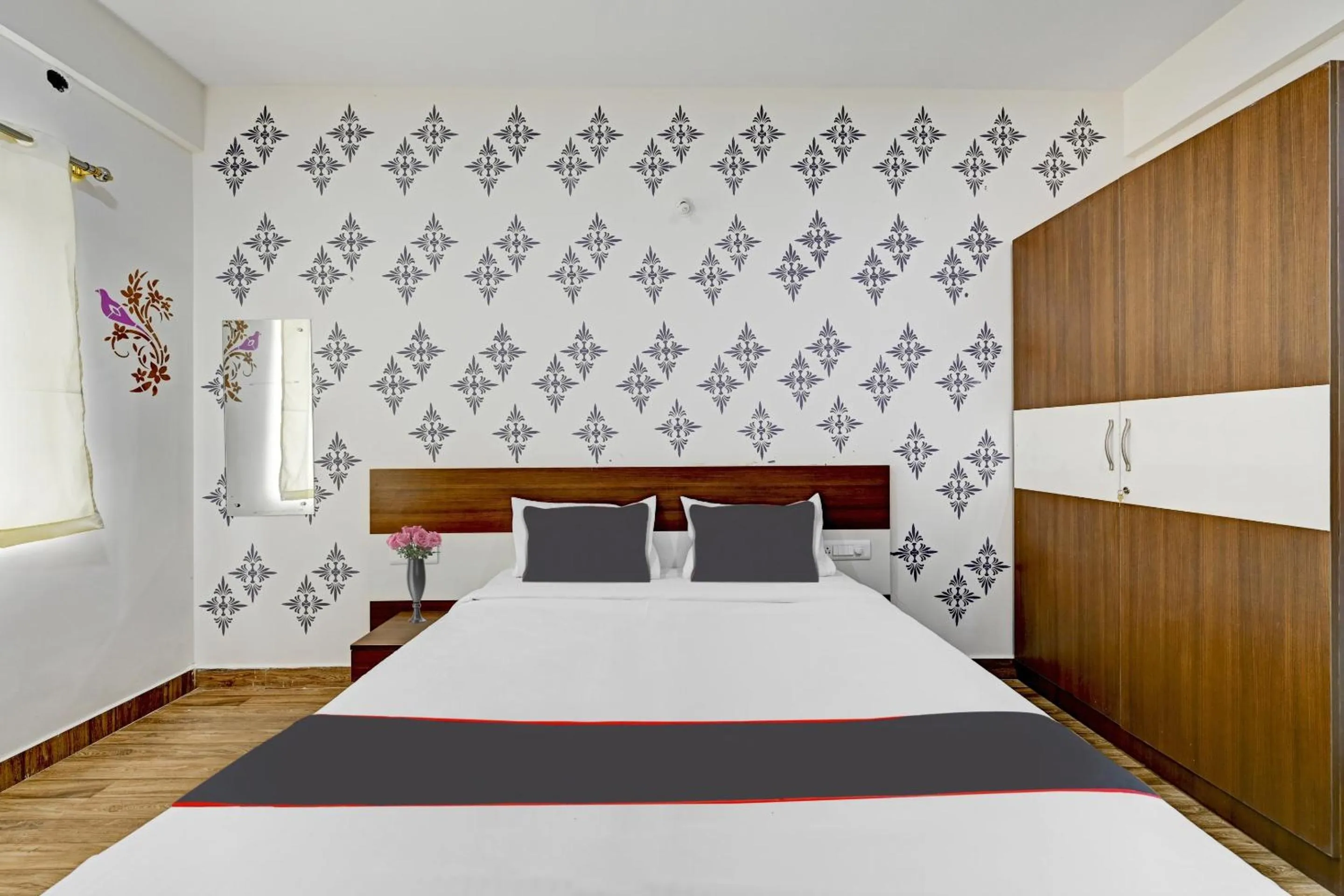 Bedroom, Bed in Super Capital O Prince Venue