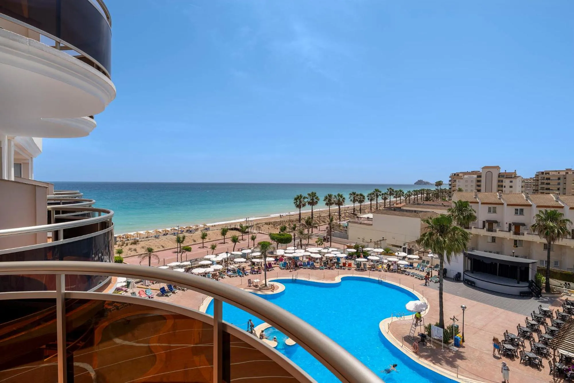 Pool view in Peñiscola Plaza Suites