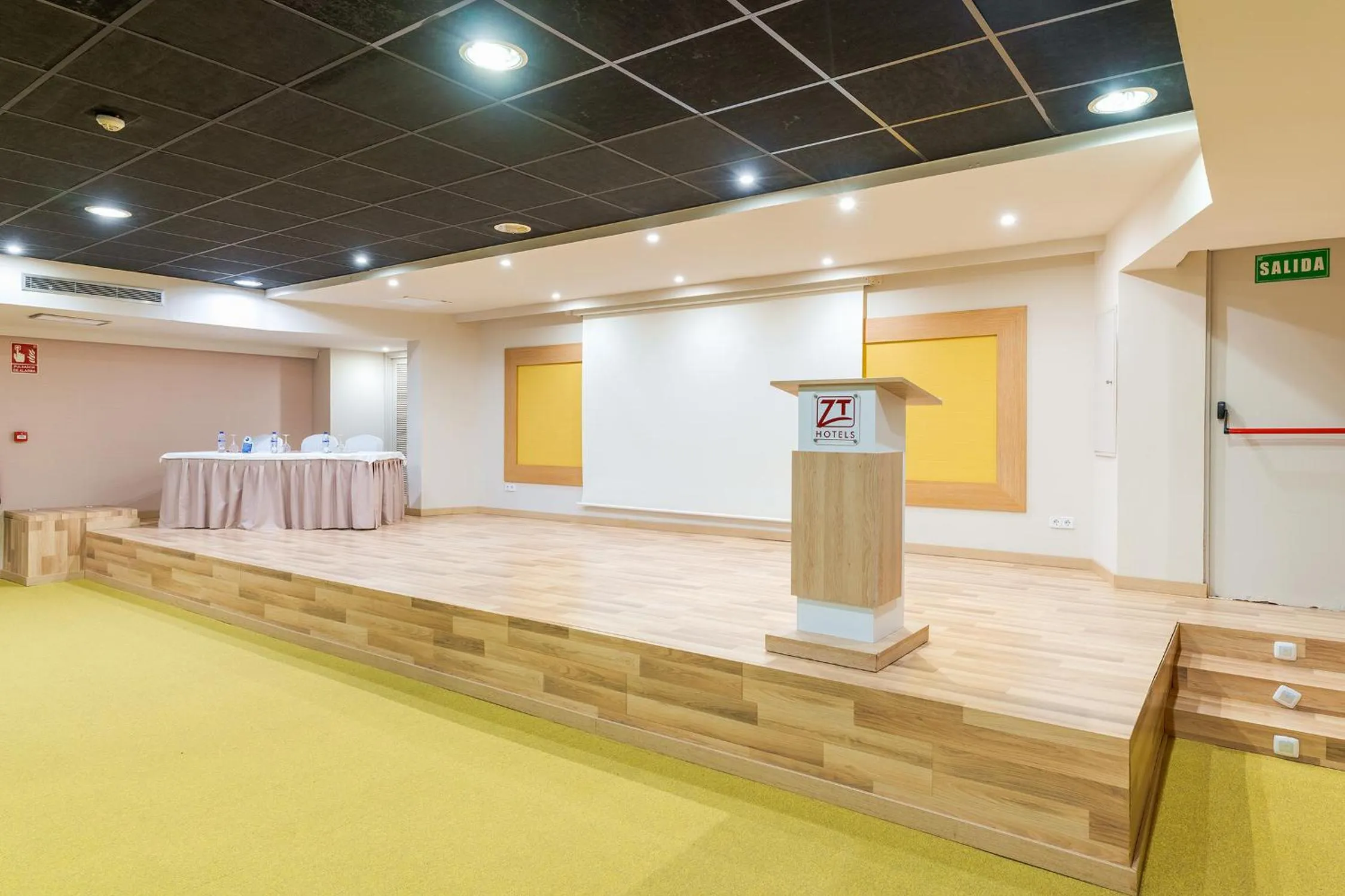 Meeting/conference room in Peñiscola Plaza Suites