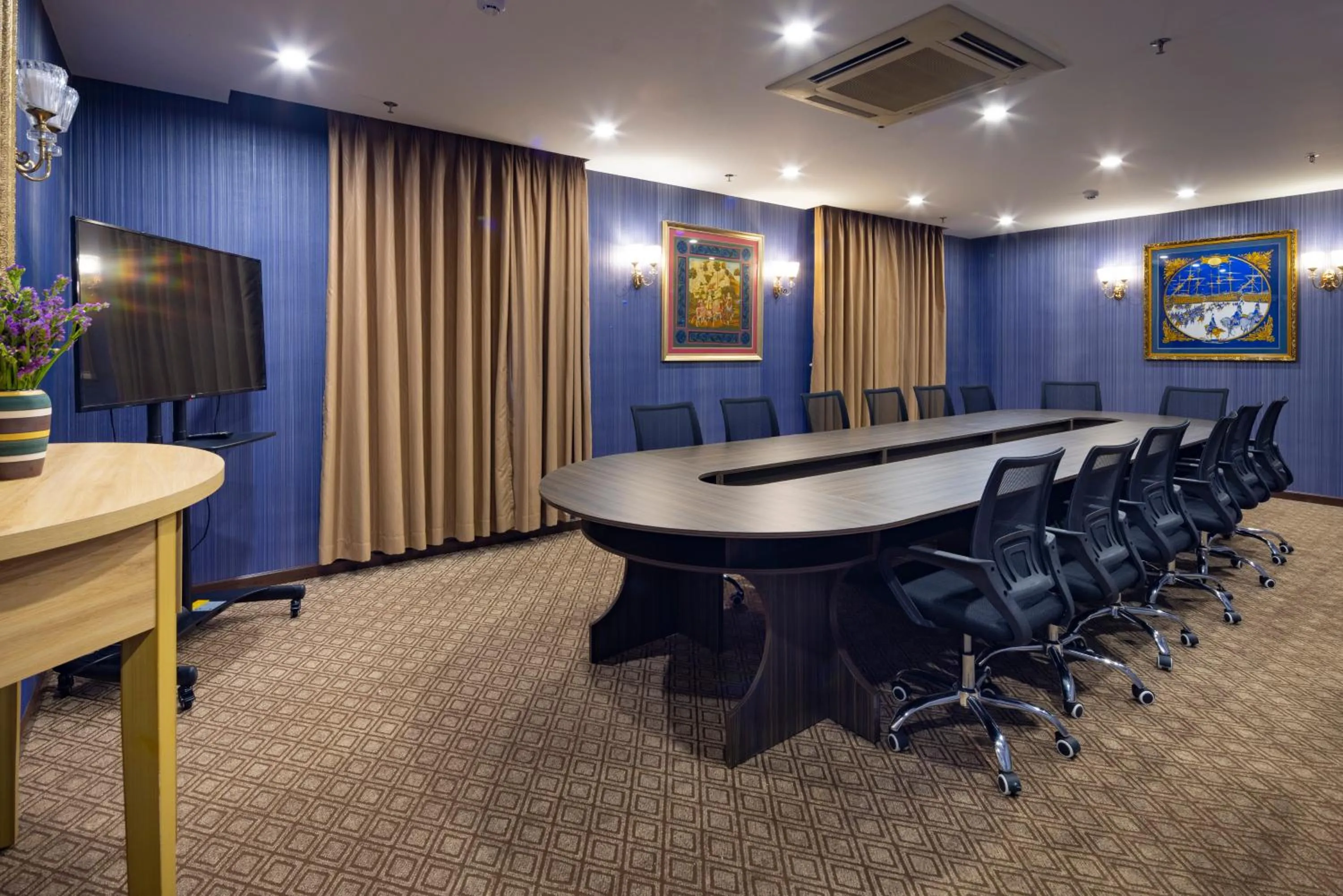Meeting/conference room in DB Hotel Nha Trang