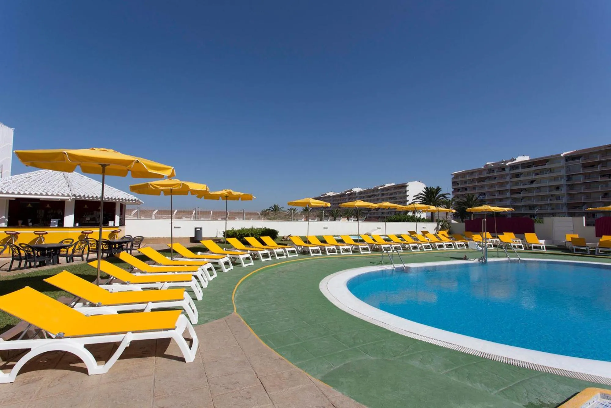 Swimming pool in Aparthotel Acuasol