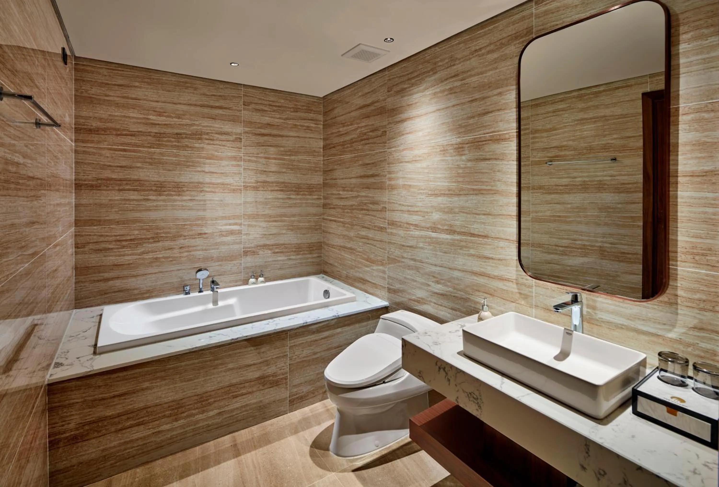 Toilet in The Watson Premium HaLong Hotel