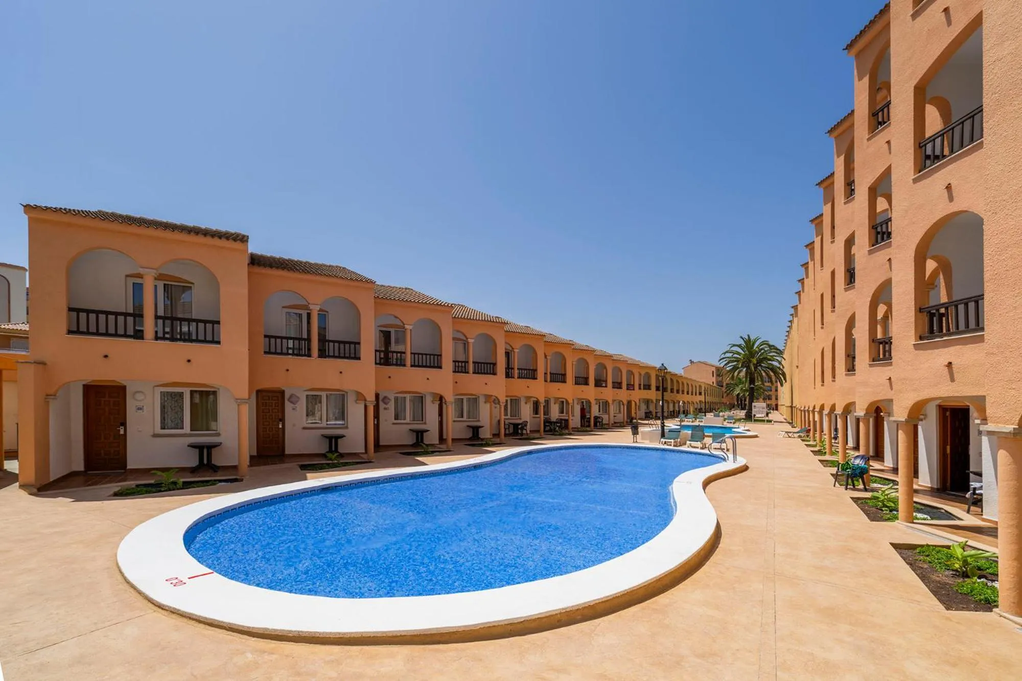 Property building in Apartamentos turísticos Jardines del Plaza