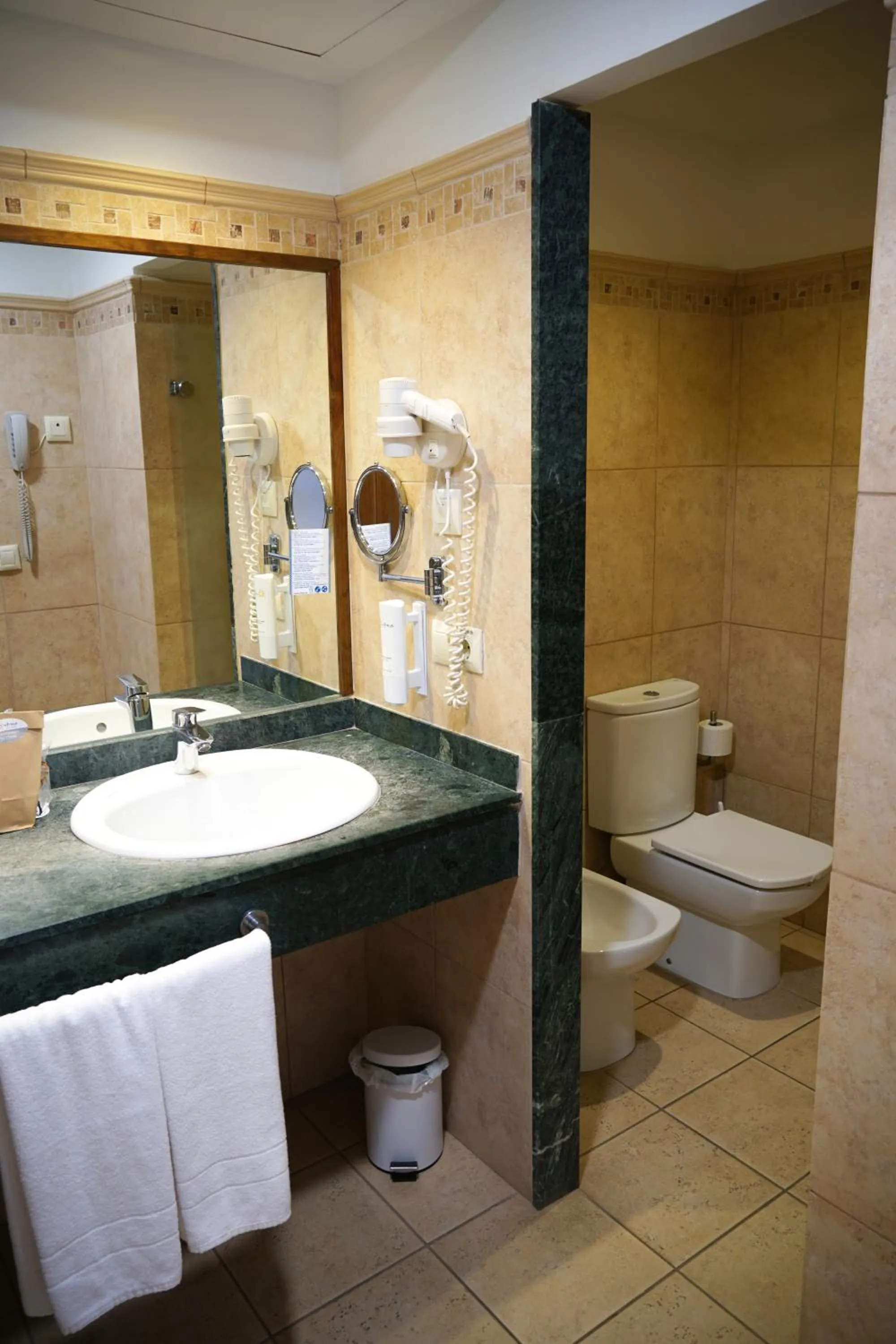 Bathroom in Ohtels Cabogata