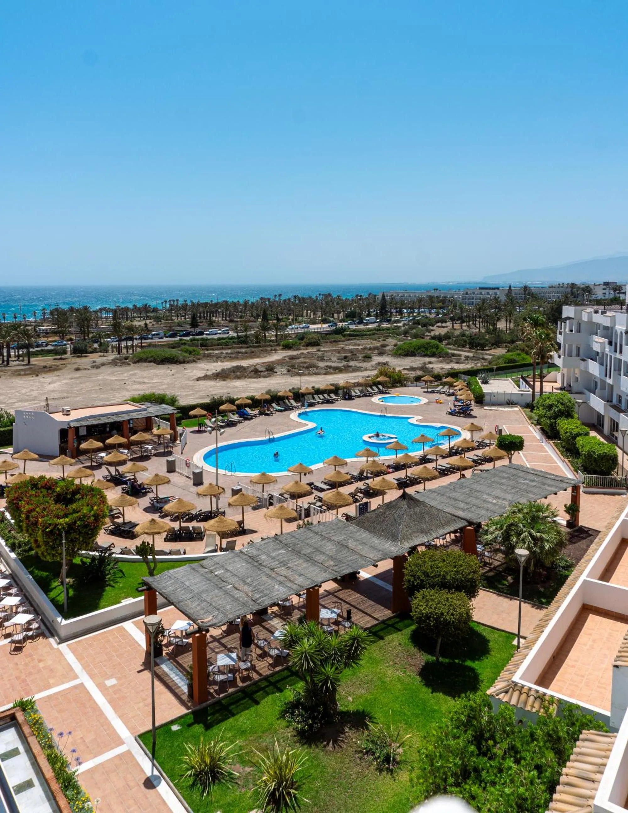 Swimming pool in Ohtels Cabogata