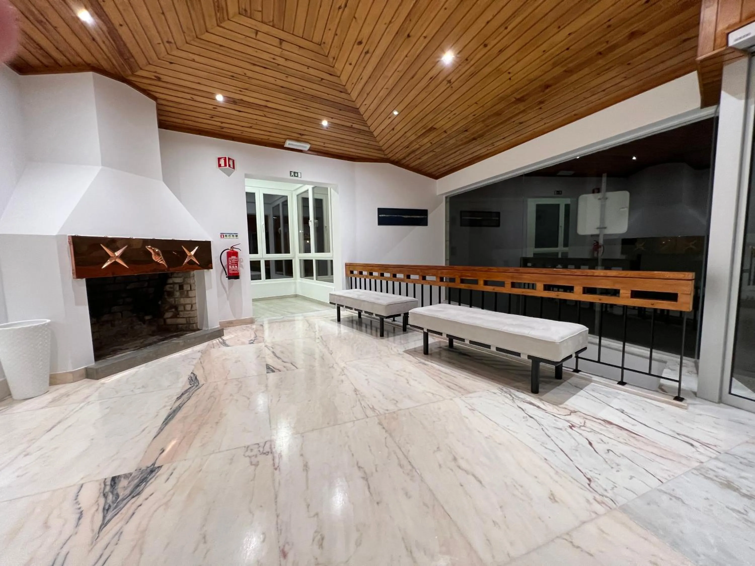 Lobby or reception in Hotel Búzio