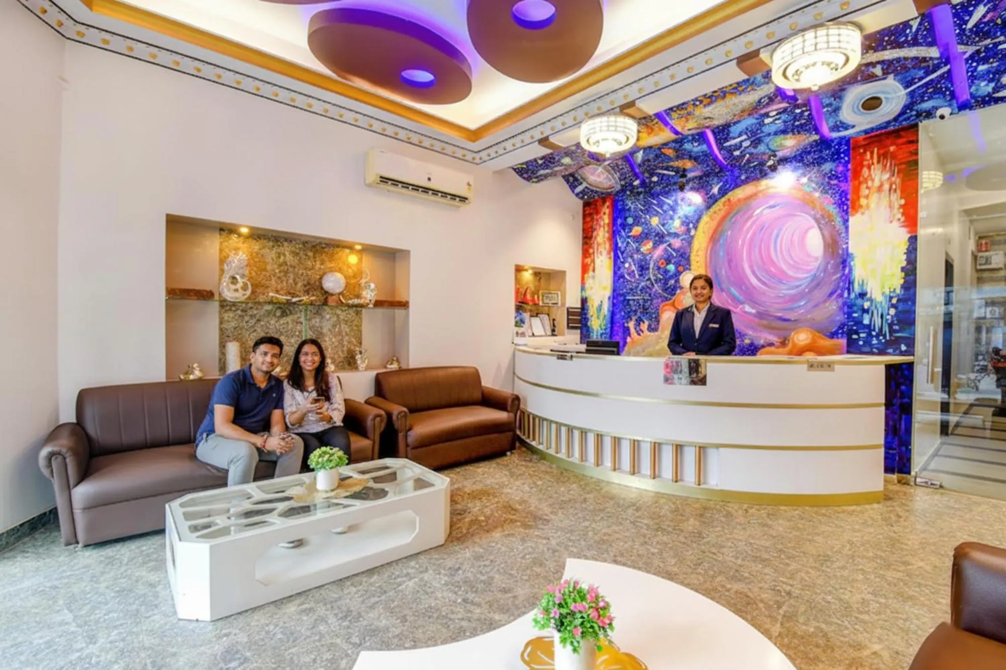 Lobby or reception in FabHotel Prime Rockstar Suites - Nr Park Circus 7 Point