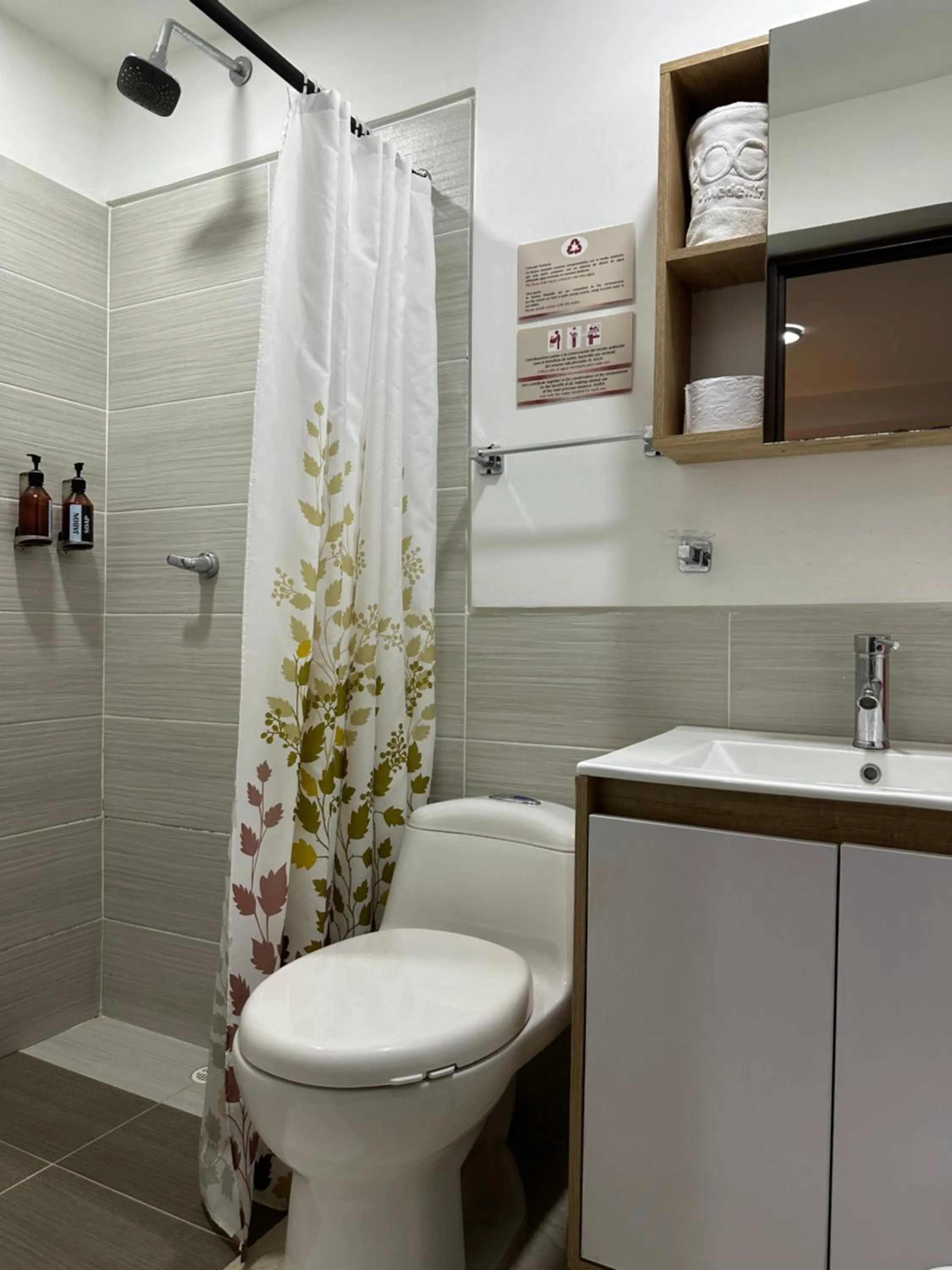 Bathroom in Laureles Guest House LGH Hotel