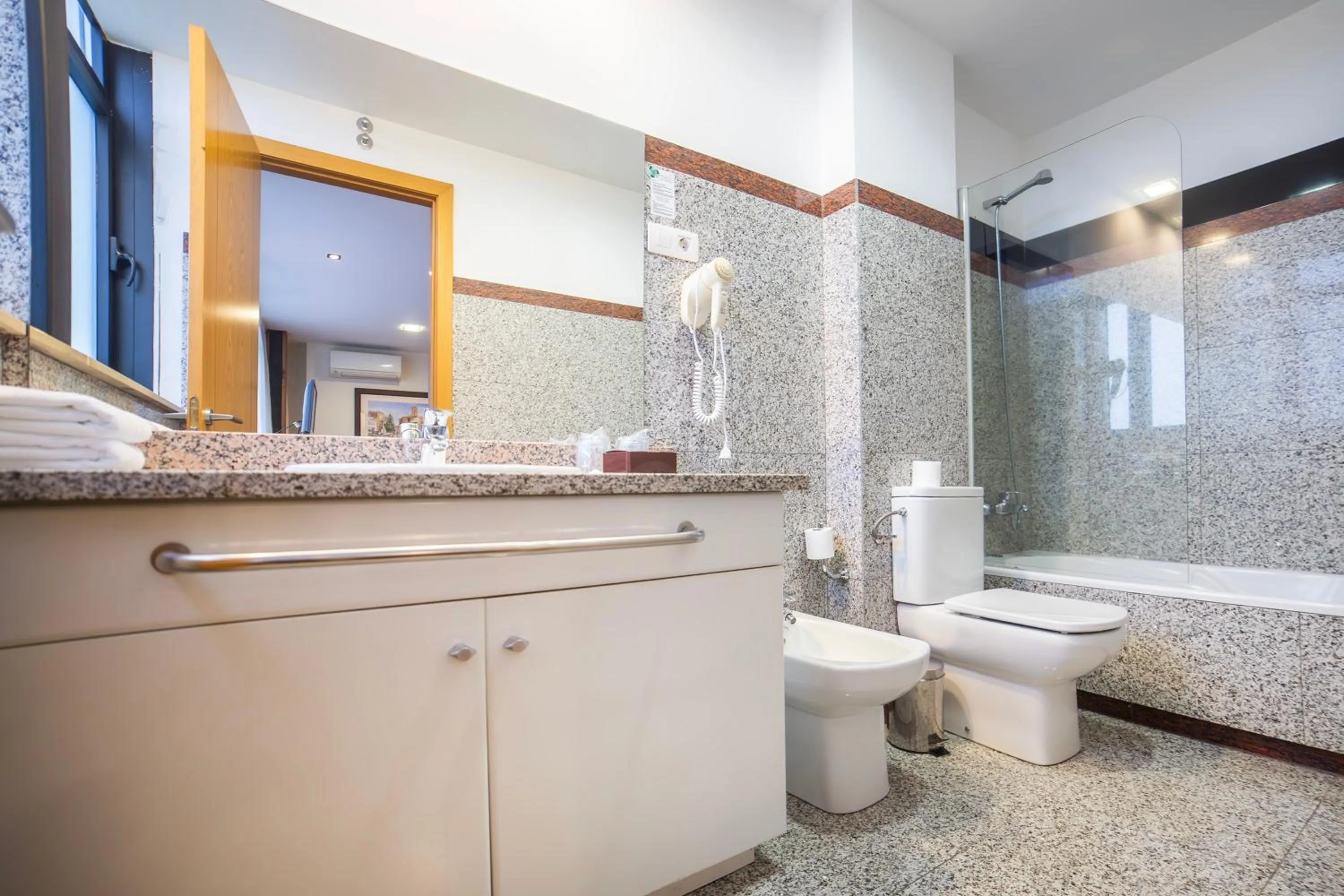 Bathroom in Hotel Auditorio Santiago & Spa