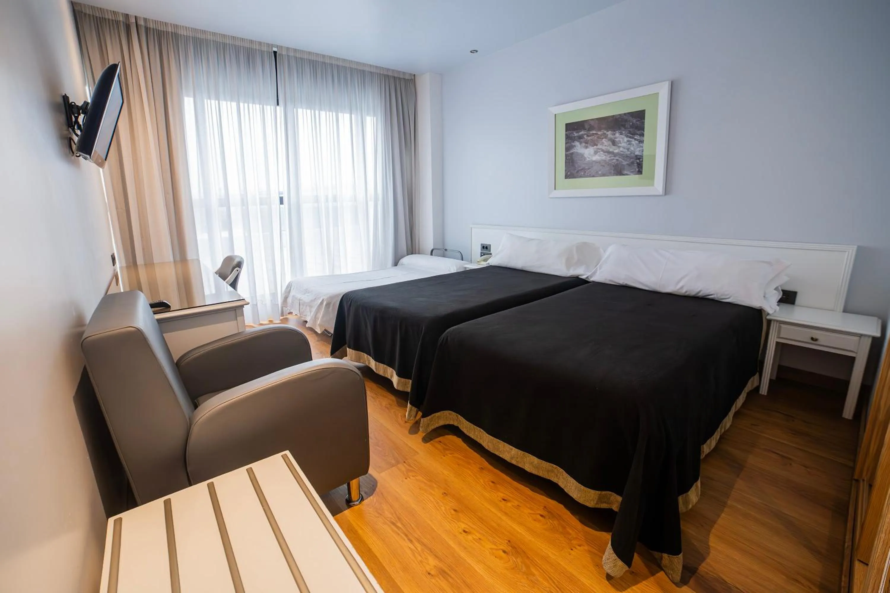 Photo of the whole room, Bed in Hotel Auditorio Santiago & Spa