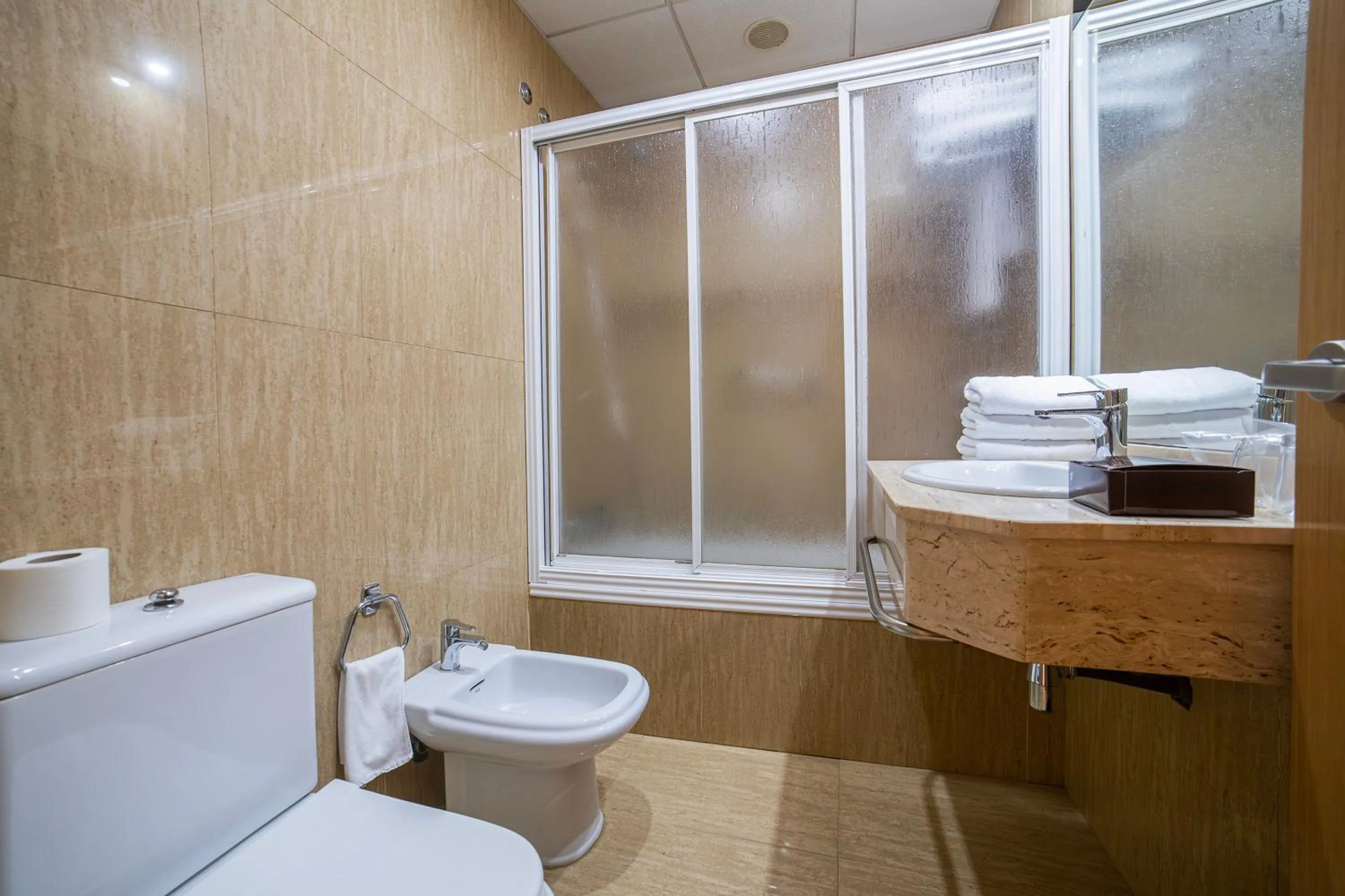 Bathroom in Hotel Auditorio Santiago & Spa