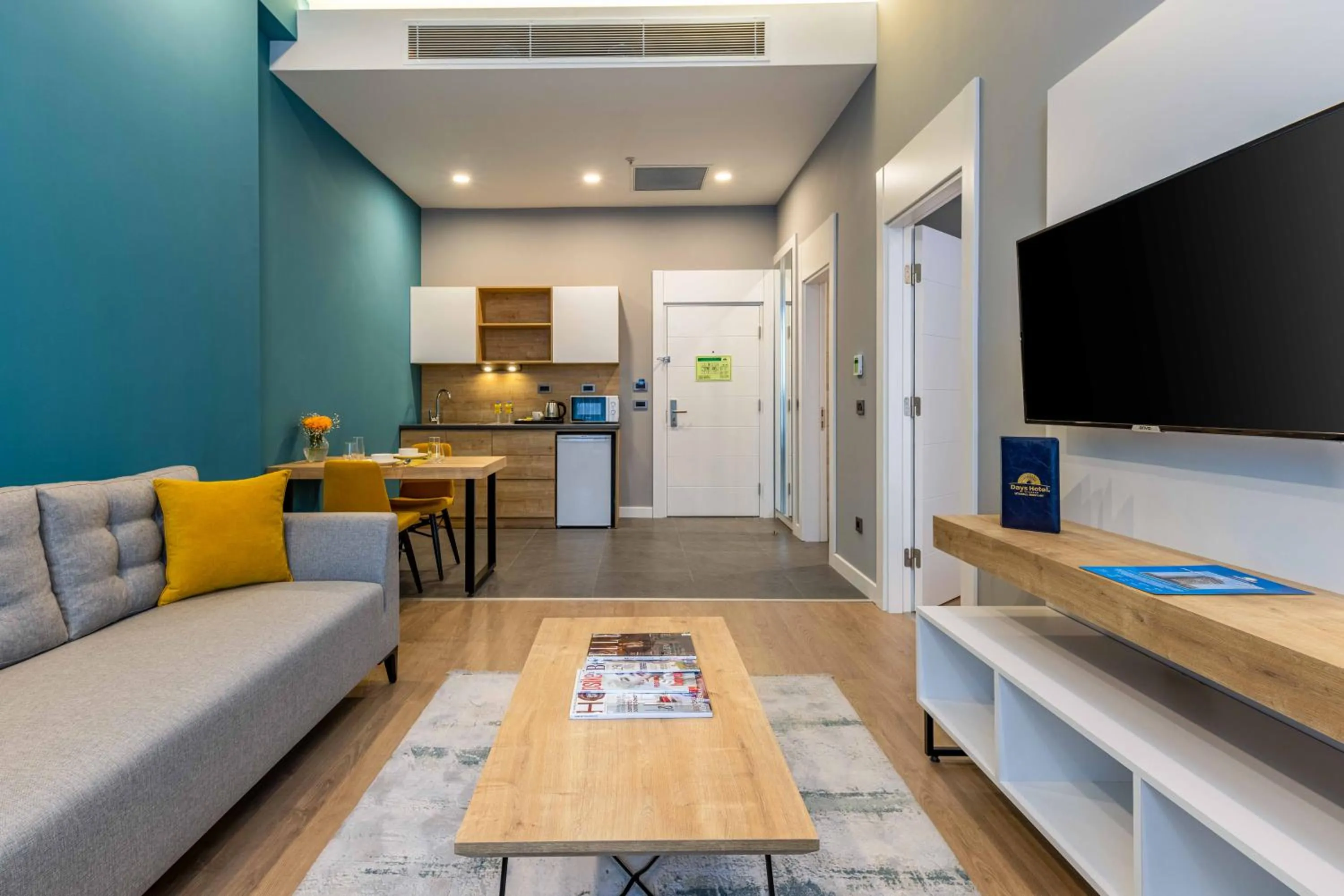 TV and multimedia in Days Inn & Suites by Wyndham Istanbul Esenyurt