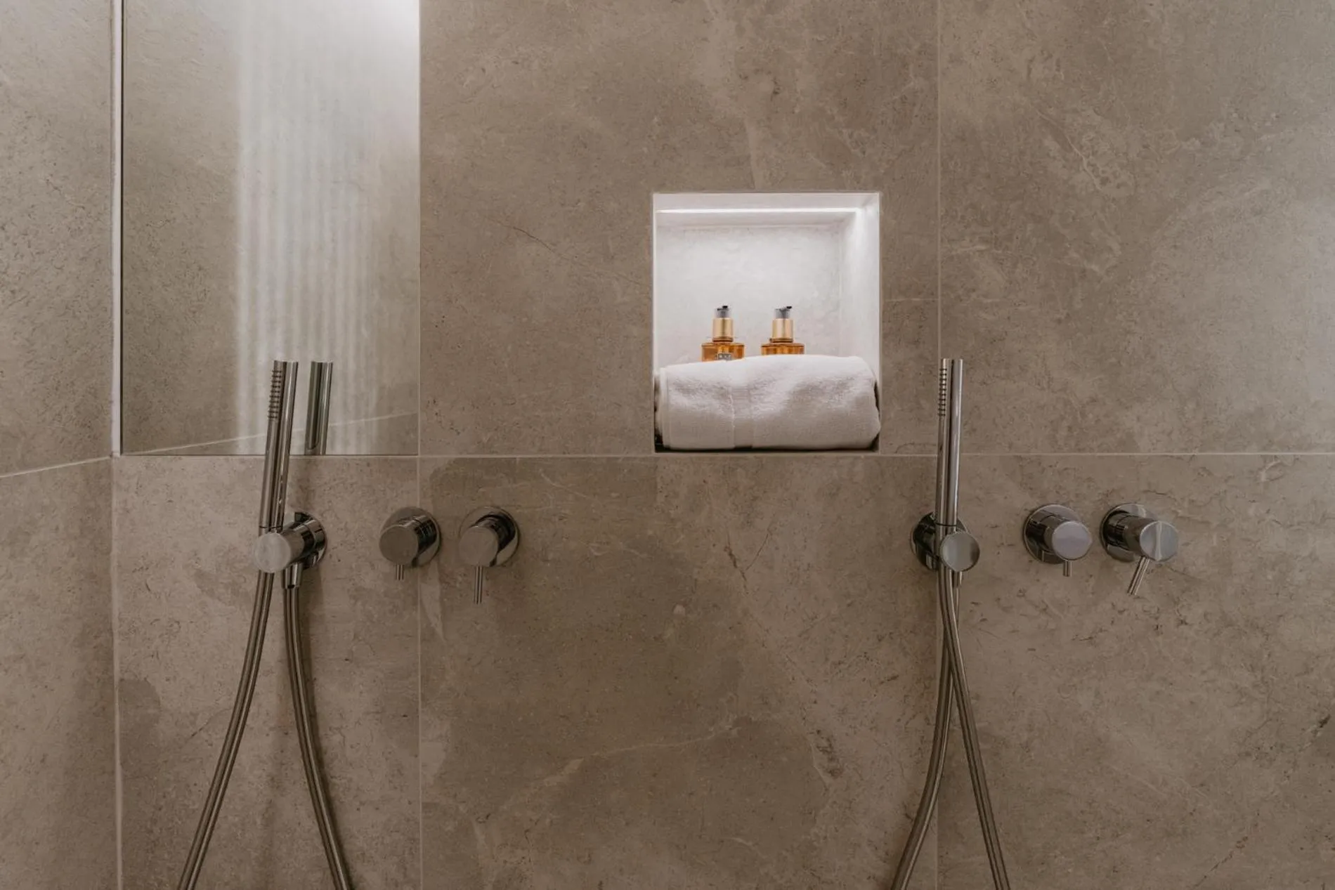 Shower in Hotel Petit Luxe