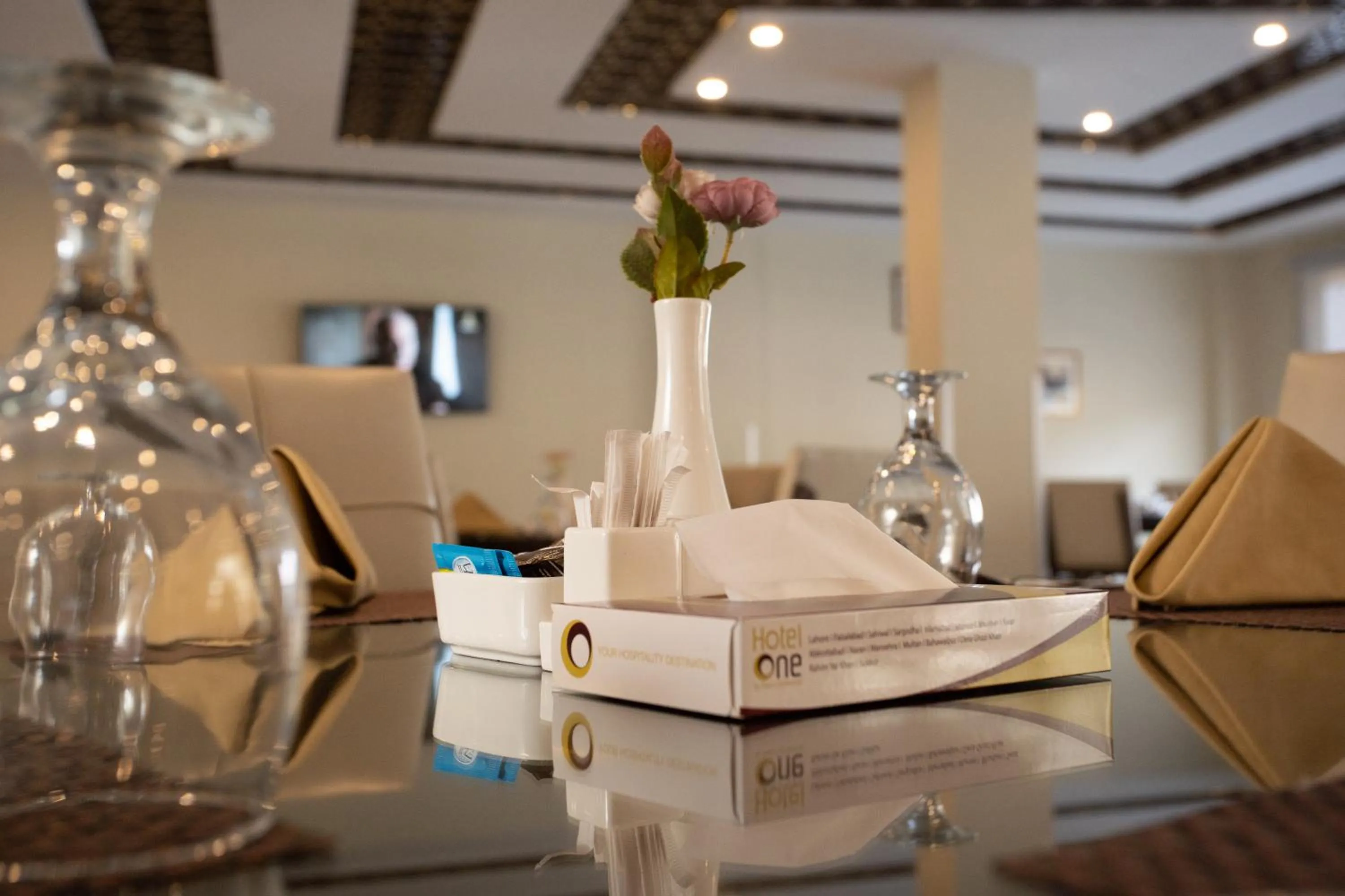 Restaurant/places to eat in Hotel One Swat