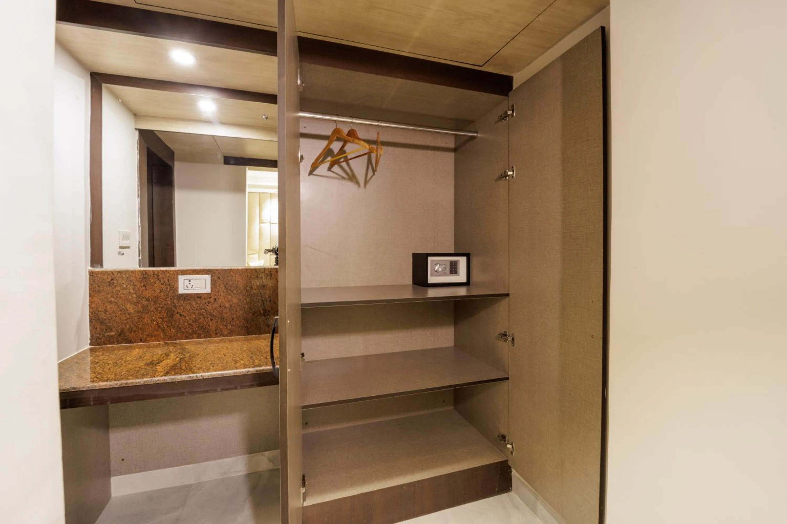 wardrobe in Casa De Katson