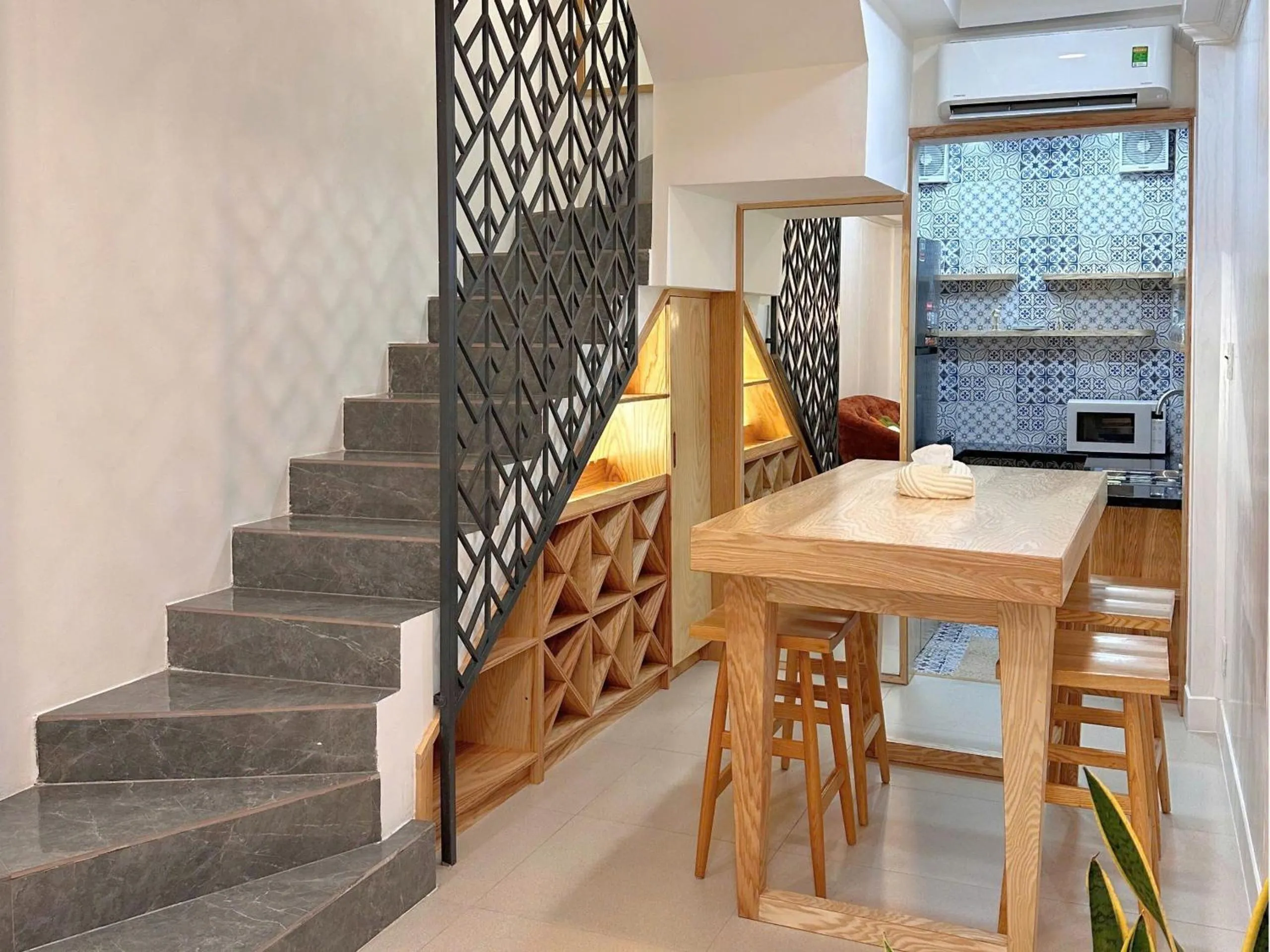 Dining area in Leiden Homestay&Cafe'