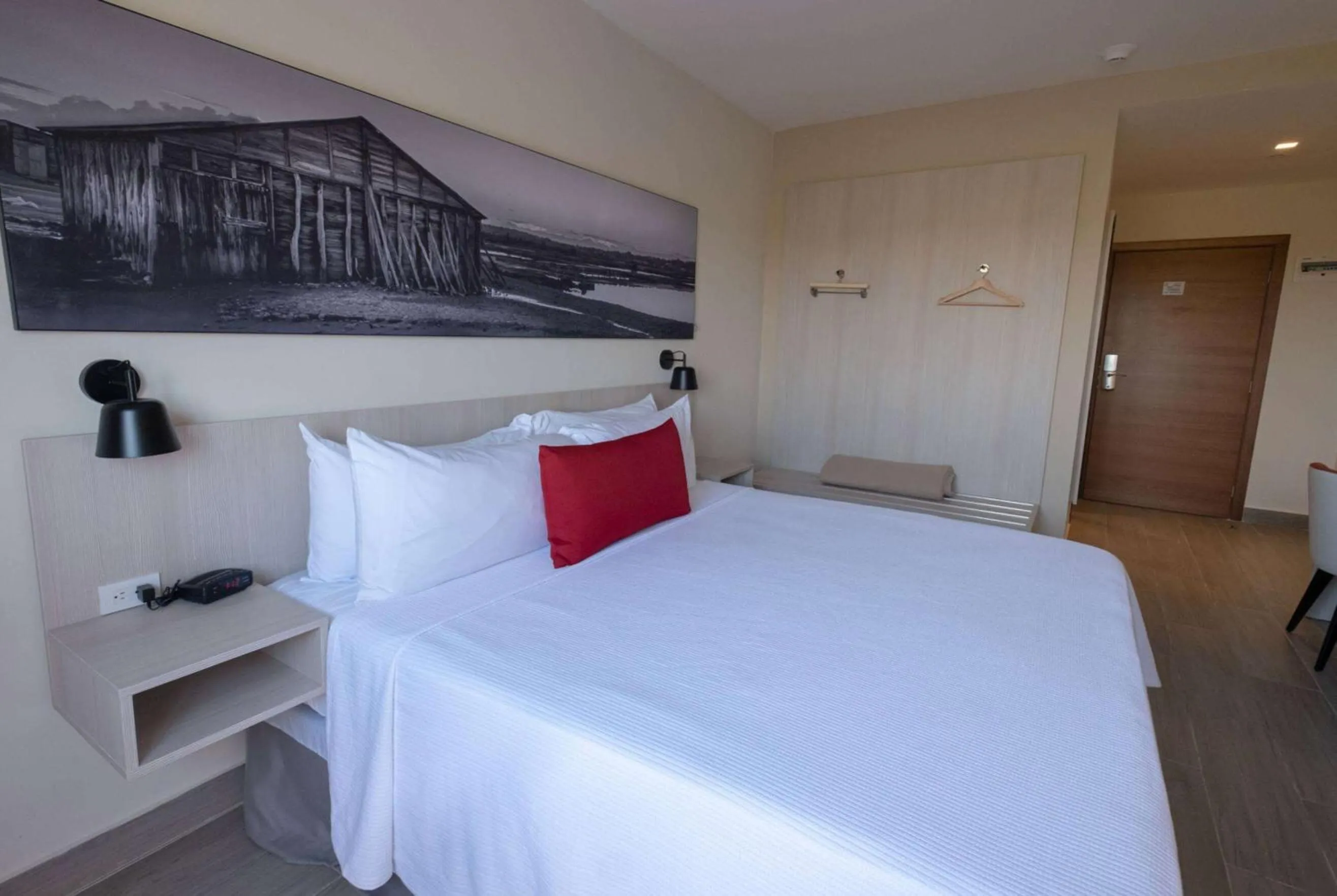 Photo of the whole room, Bed in Super 8 by Wyndham Manzanillo