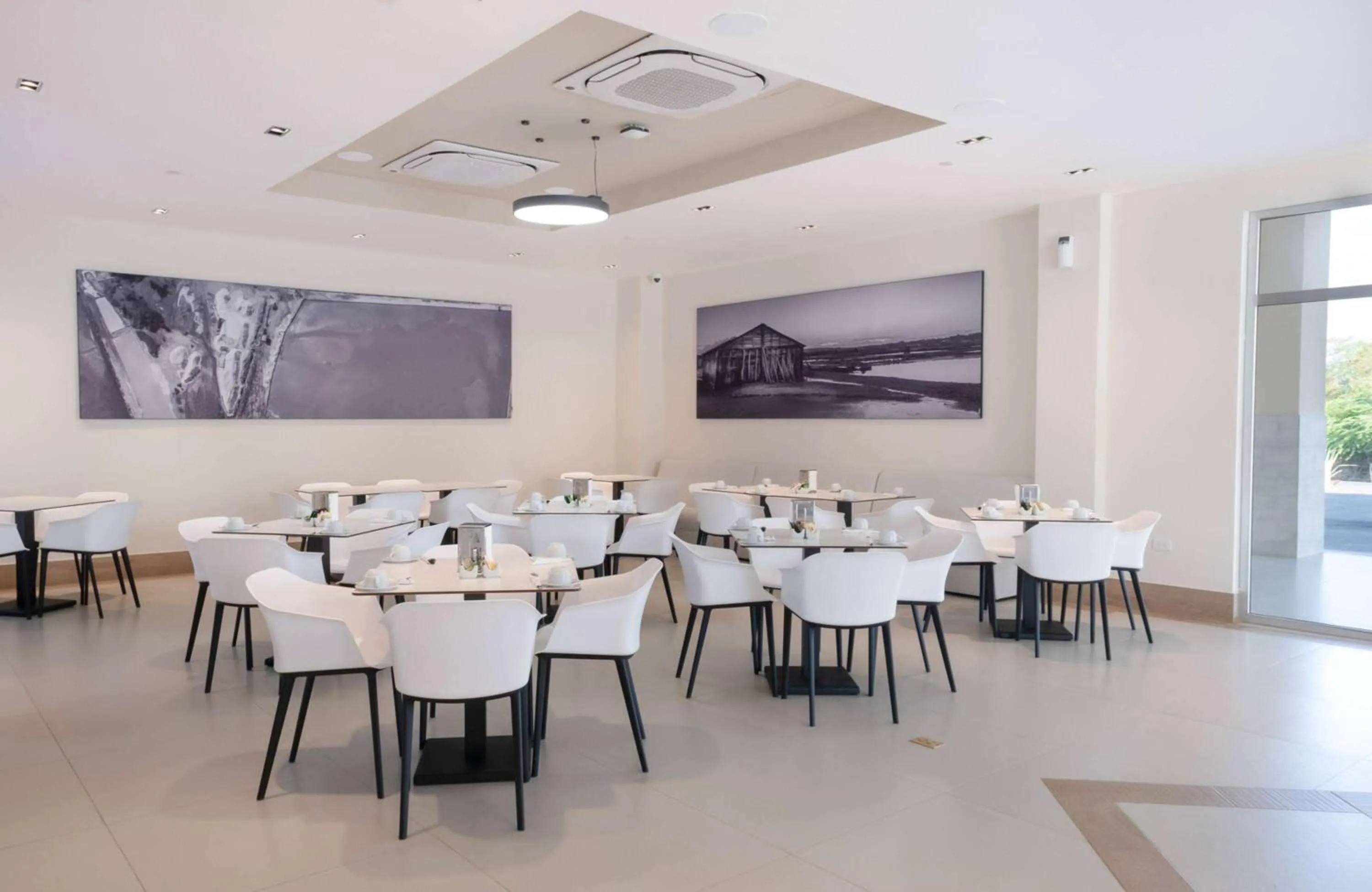Restaurant/places to eat in Super 8 by Wyndham Manzanillo