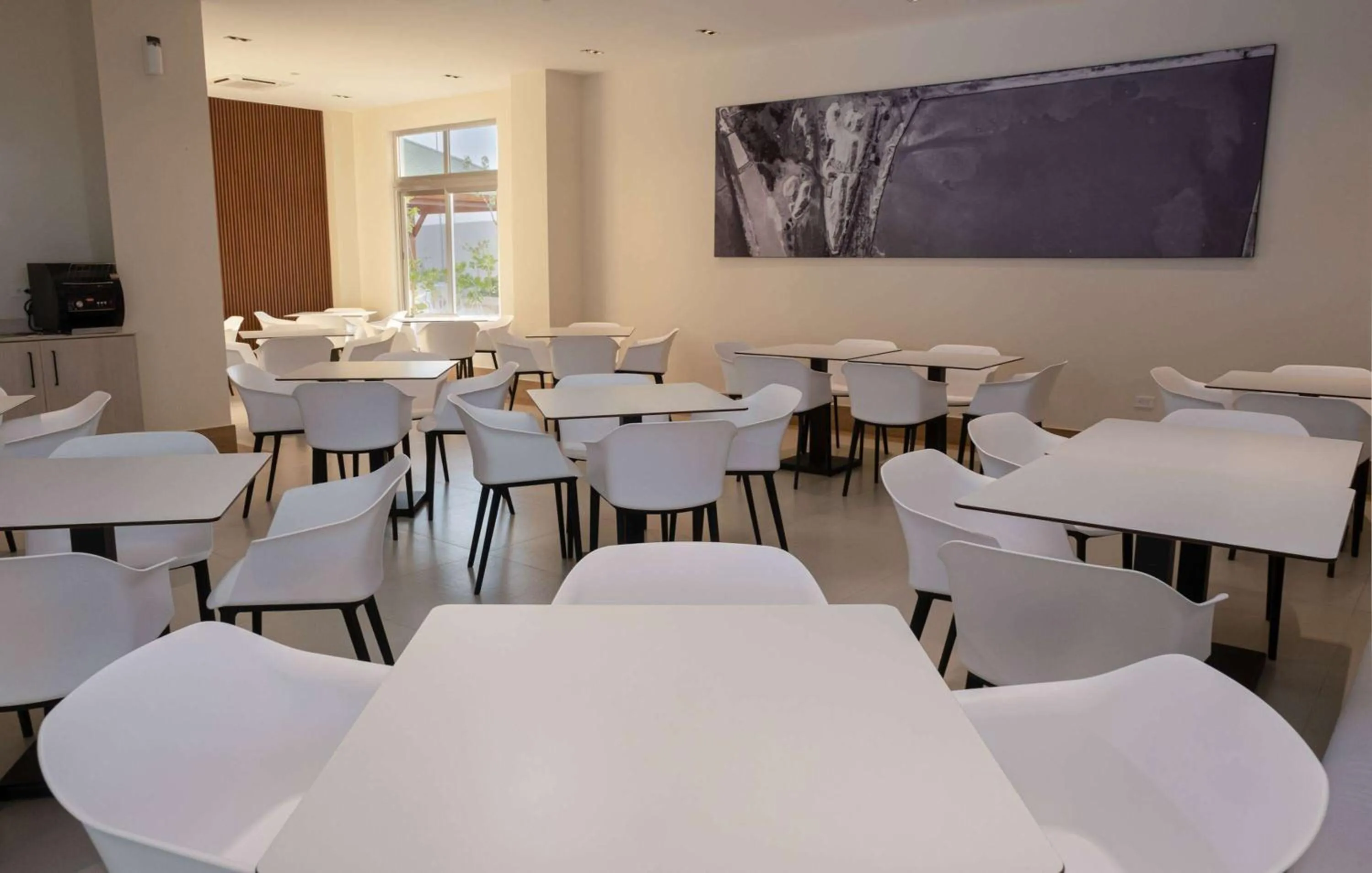 Restaurant/places to eat in Super 8 by Wyndham Manzanillo